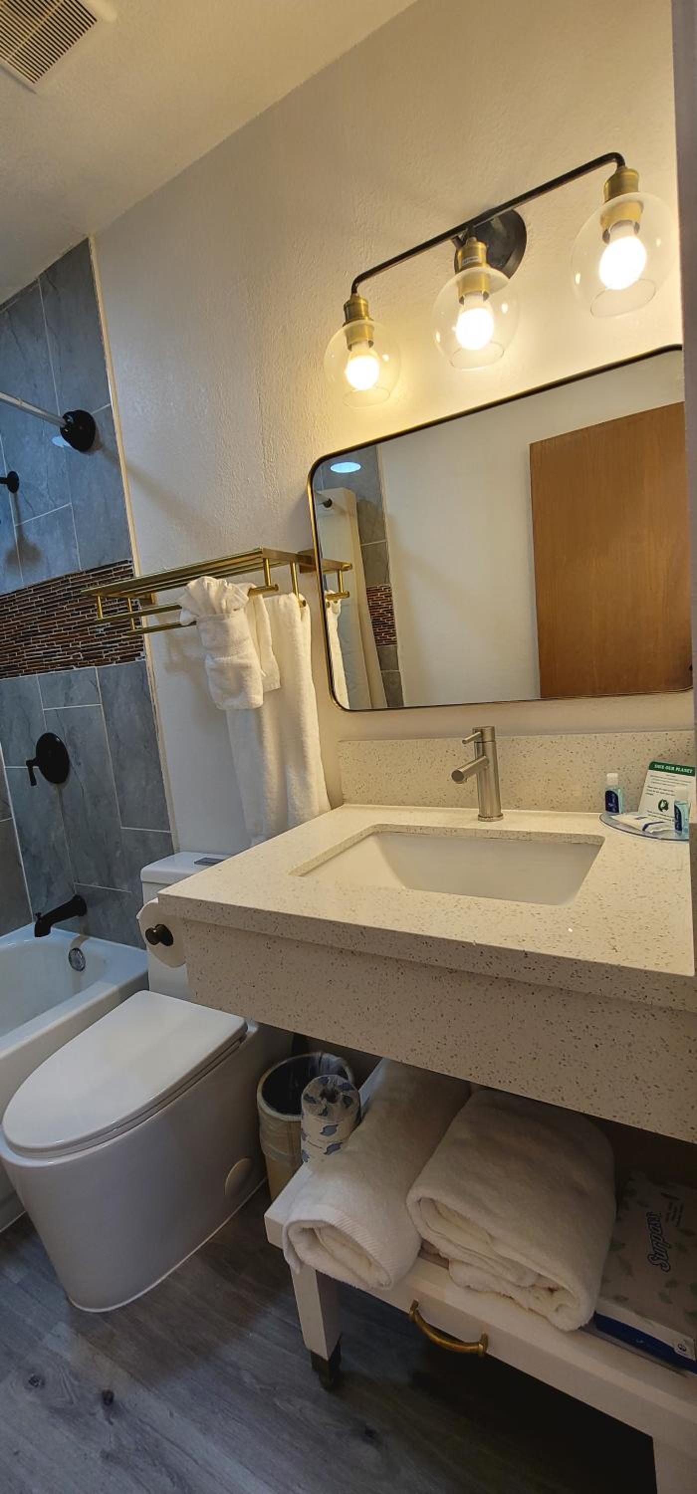 Dragonfly Inn & Suites