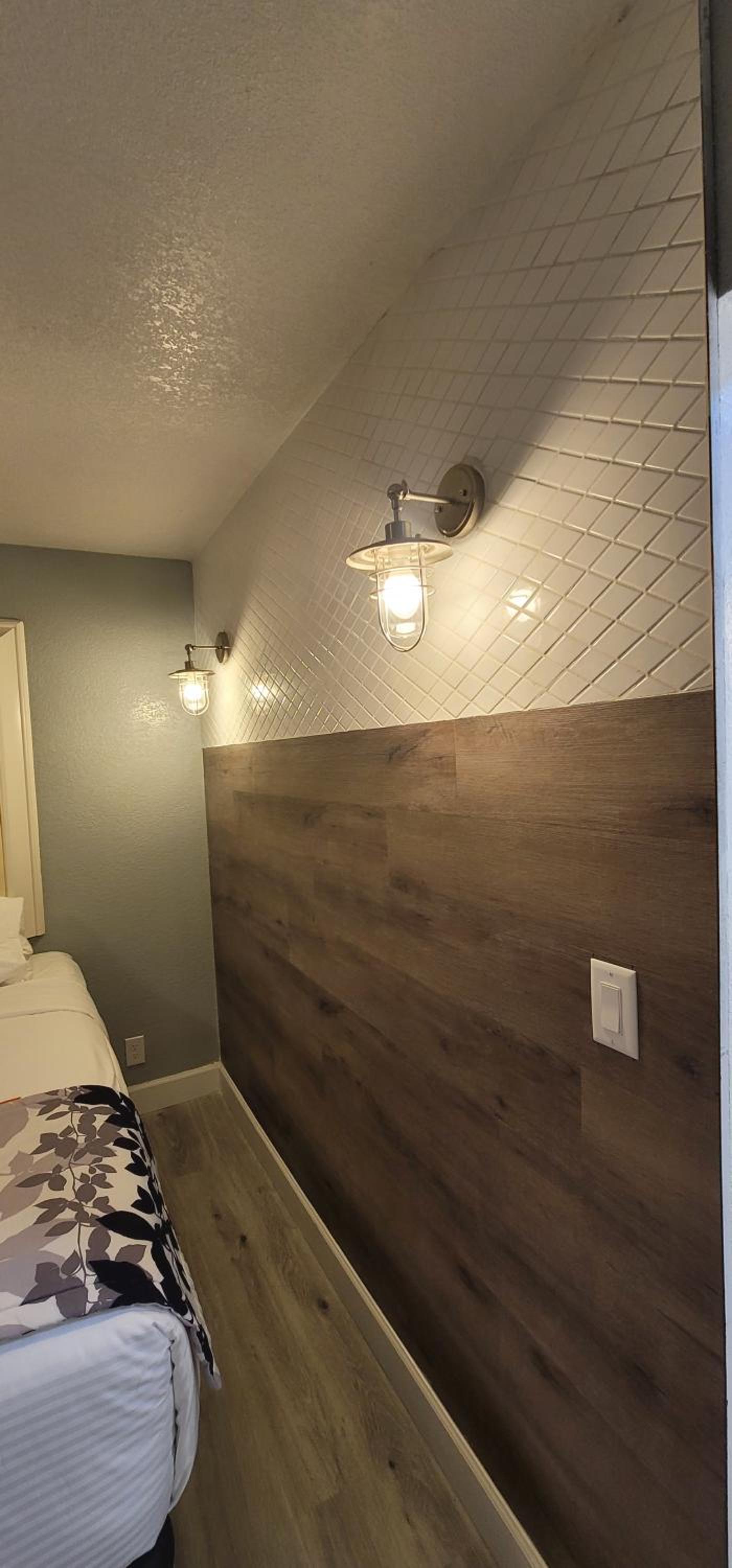 Dragonfly Inn & Suites