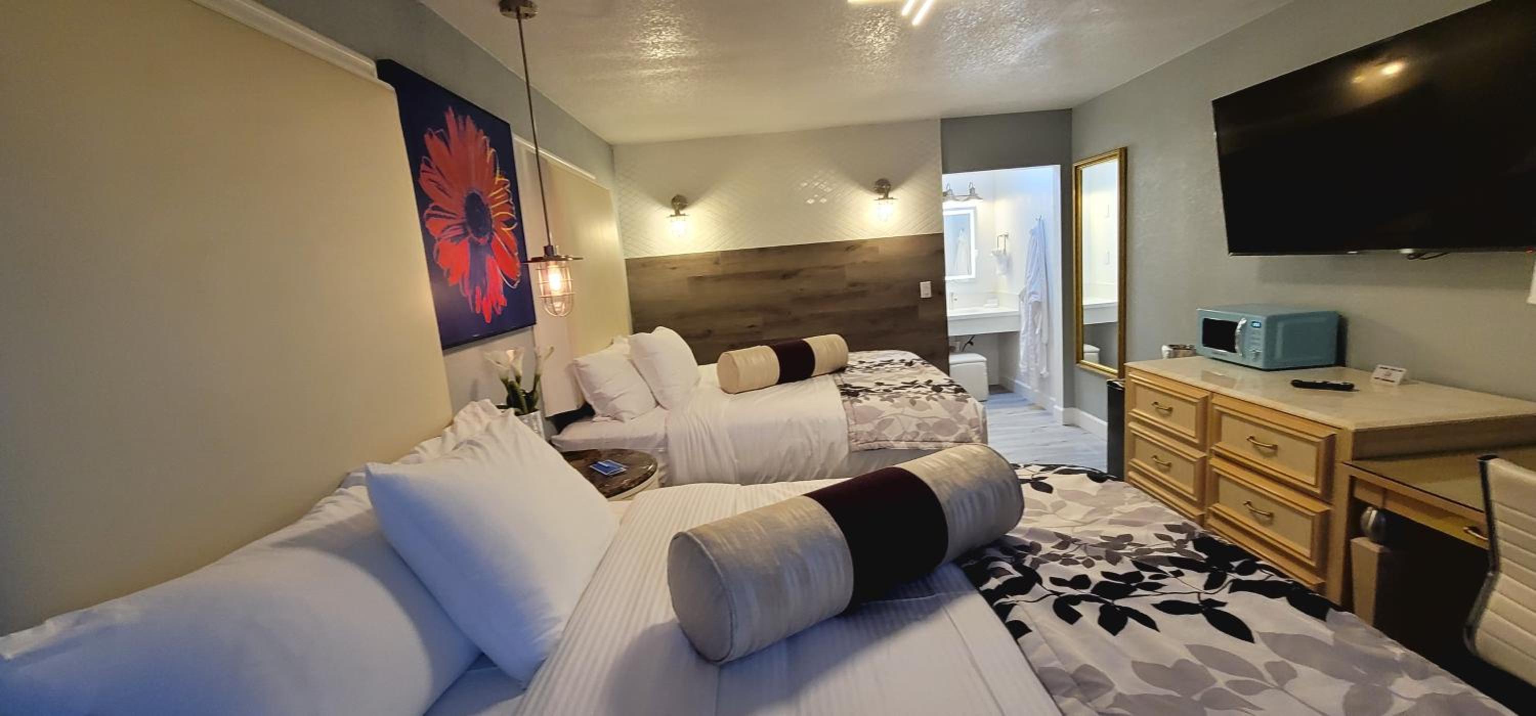 Dragonfly Inn & Suites