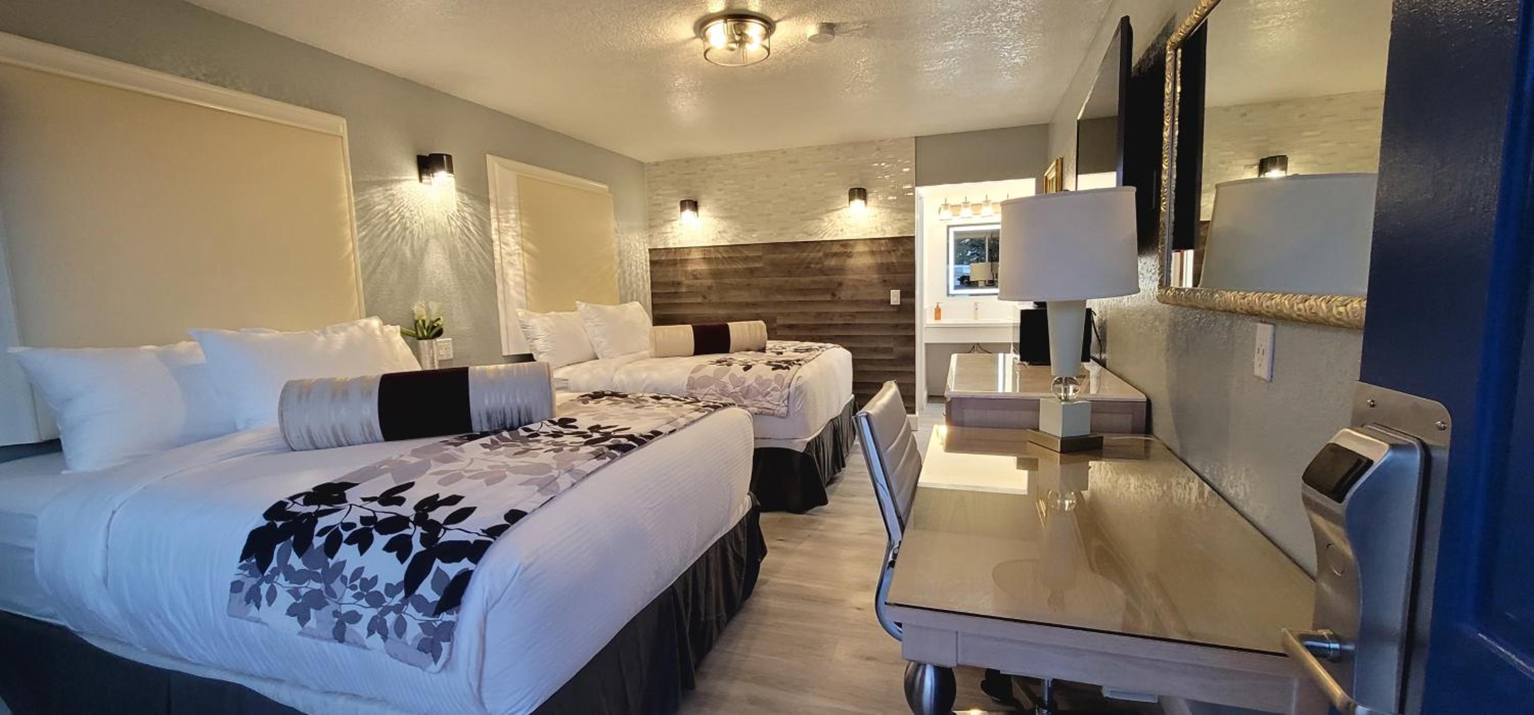Dragonfly Inn & Suites