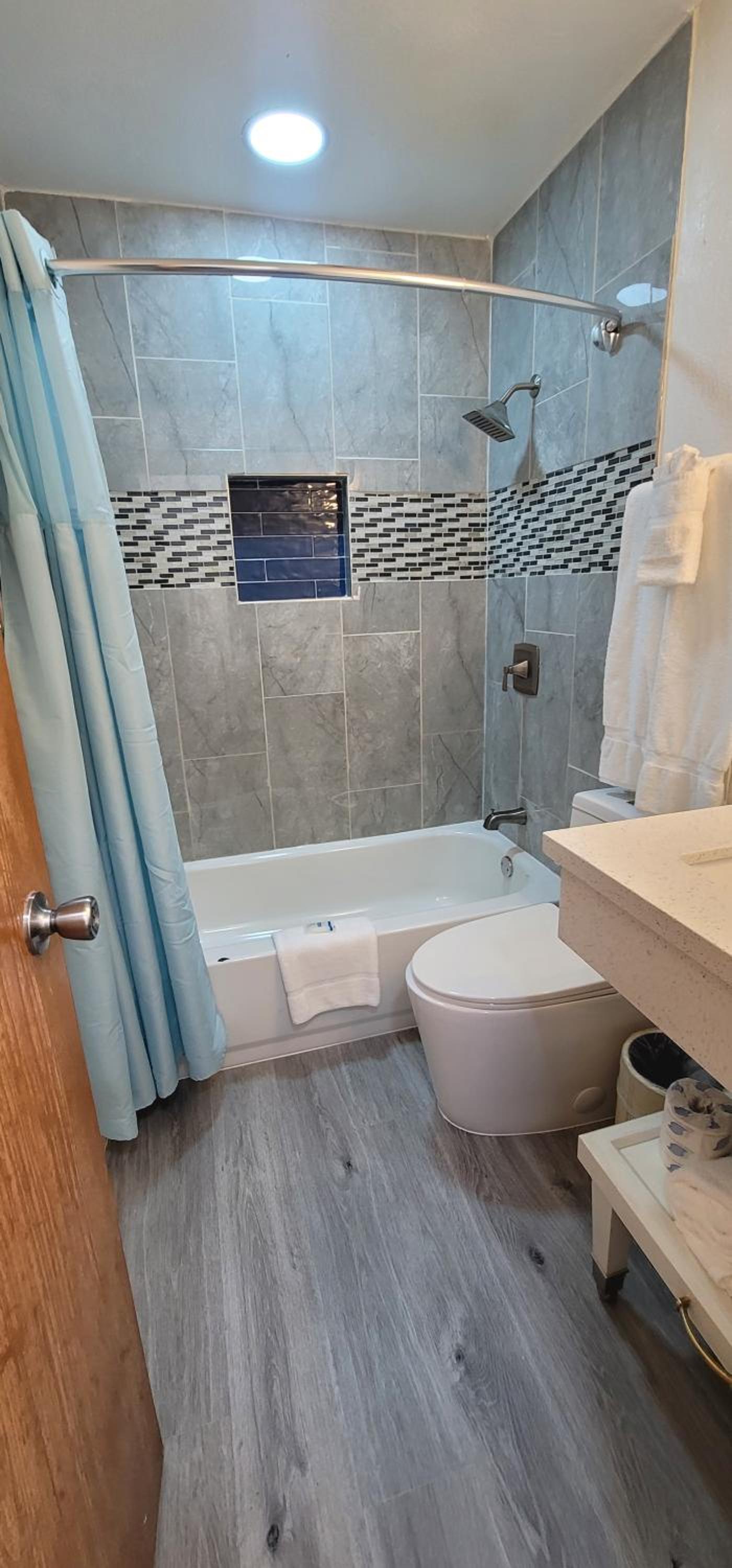 Dragonfly Inn & Suites