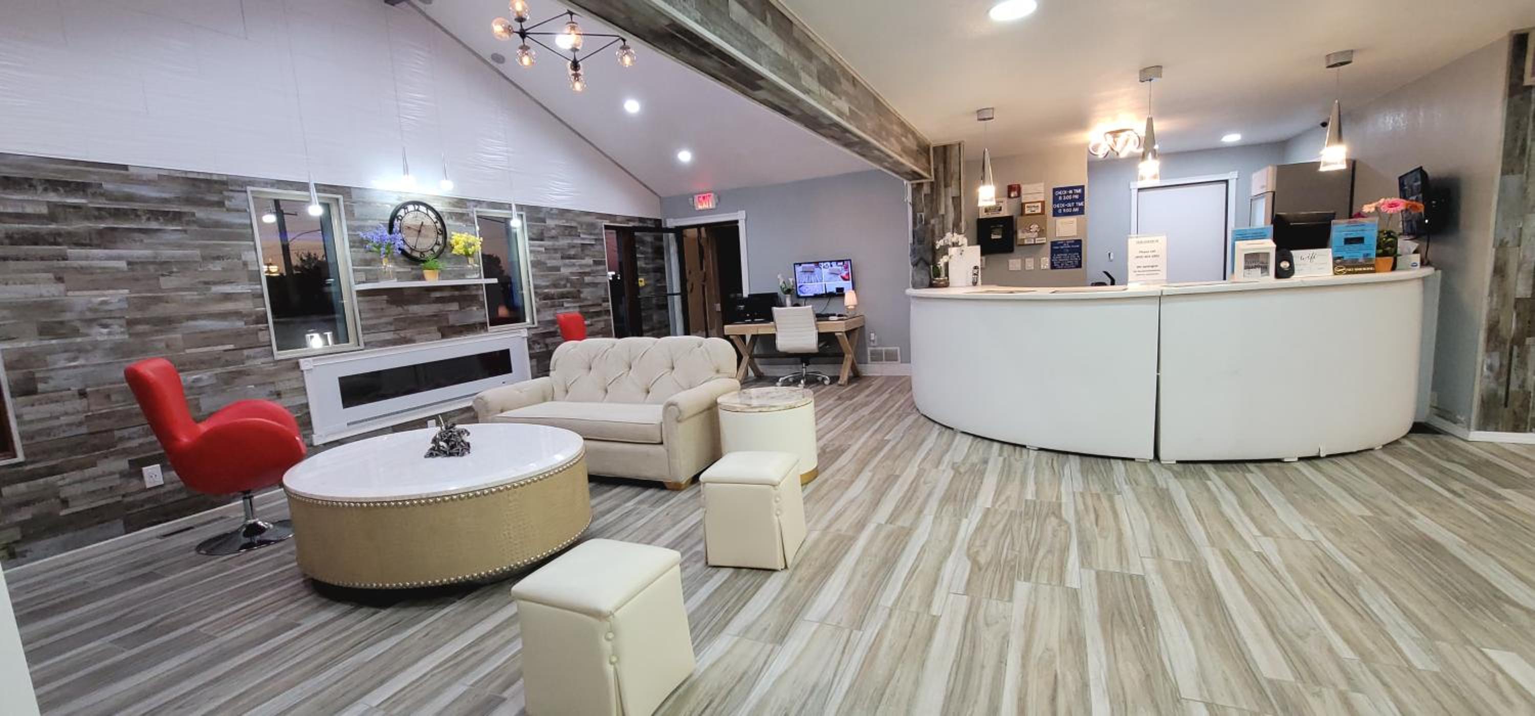 Dragonfly Inn & Suites