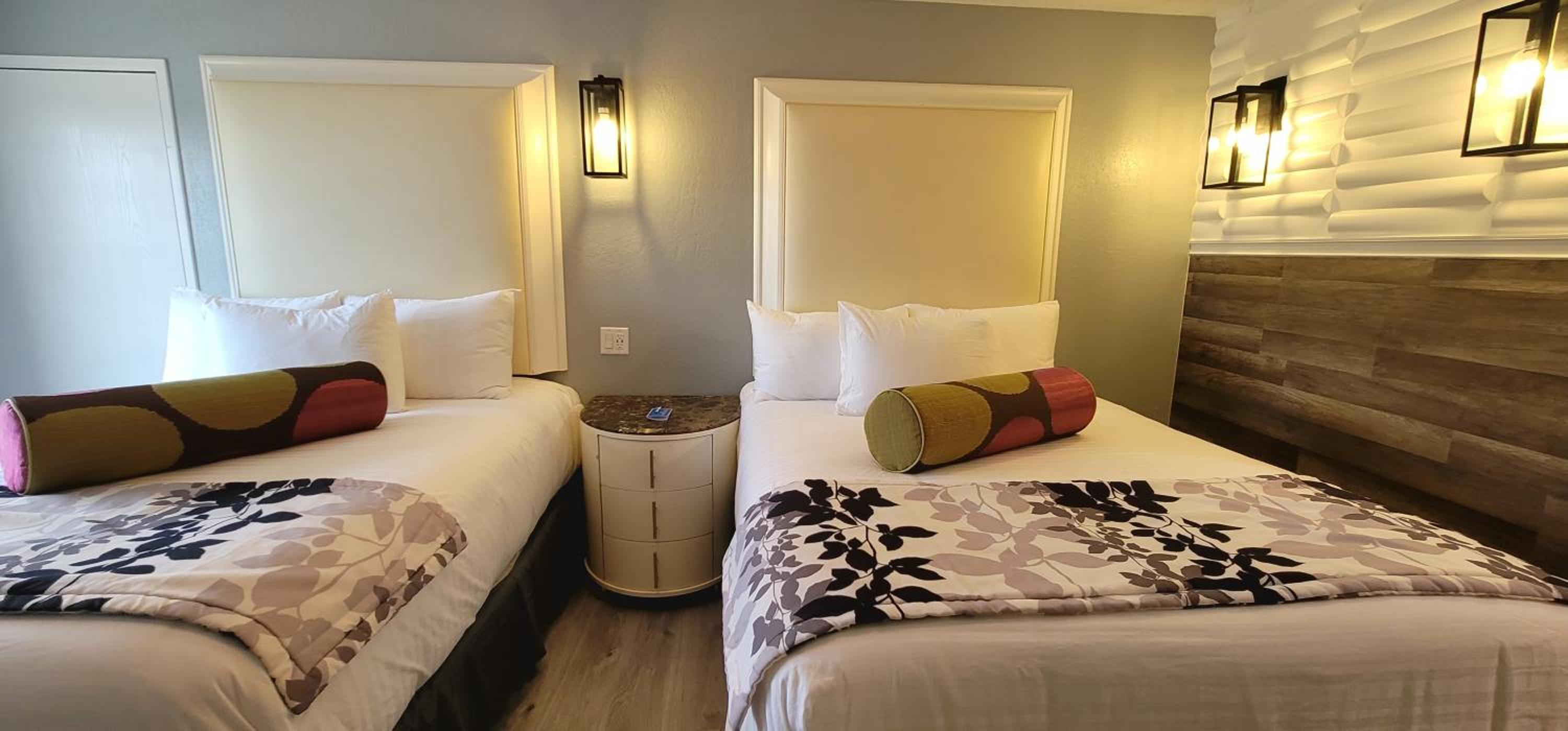 Dragonfly Inn & Suites