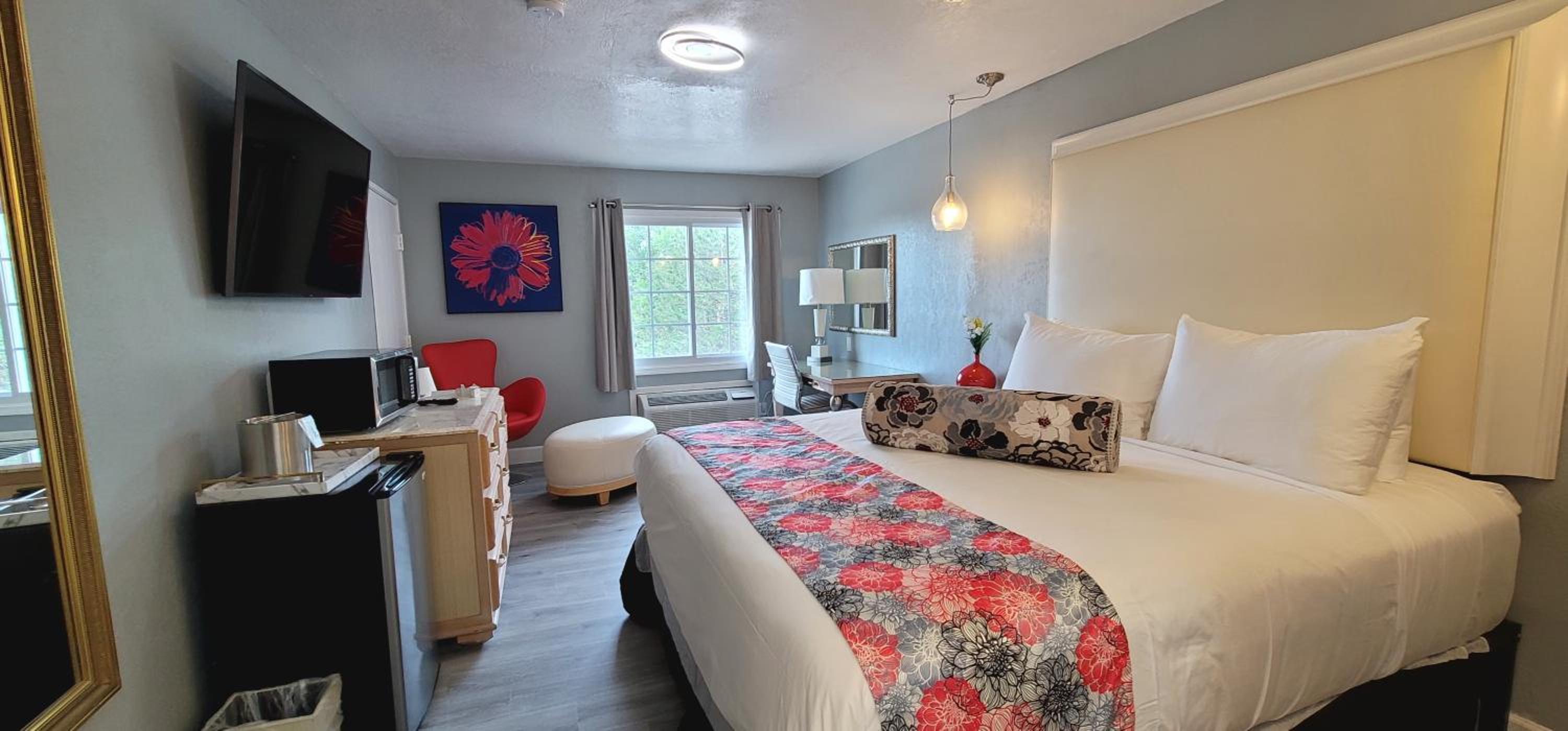 Dragonfly Inn & Suites
