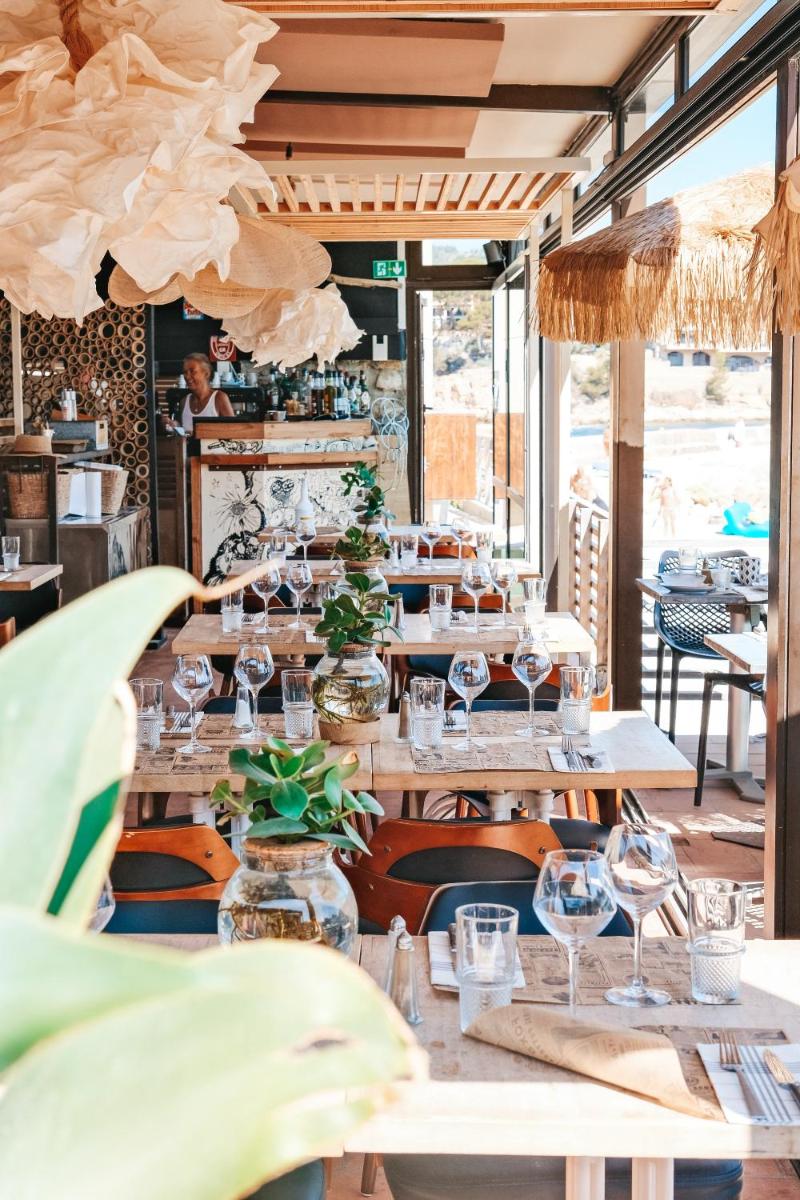 restaurant