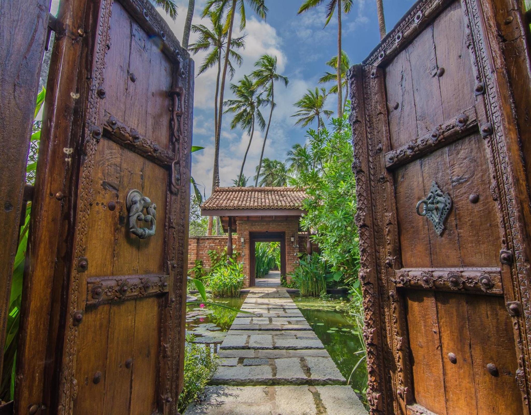 Hotel Reef Villa - Image 1