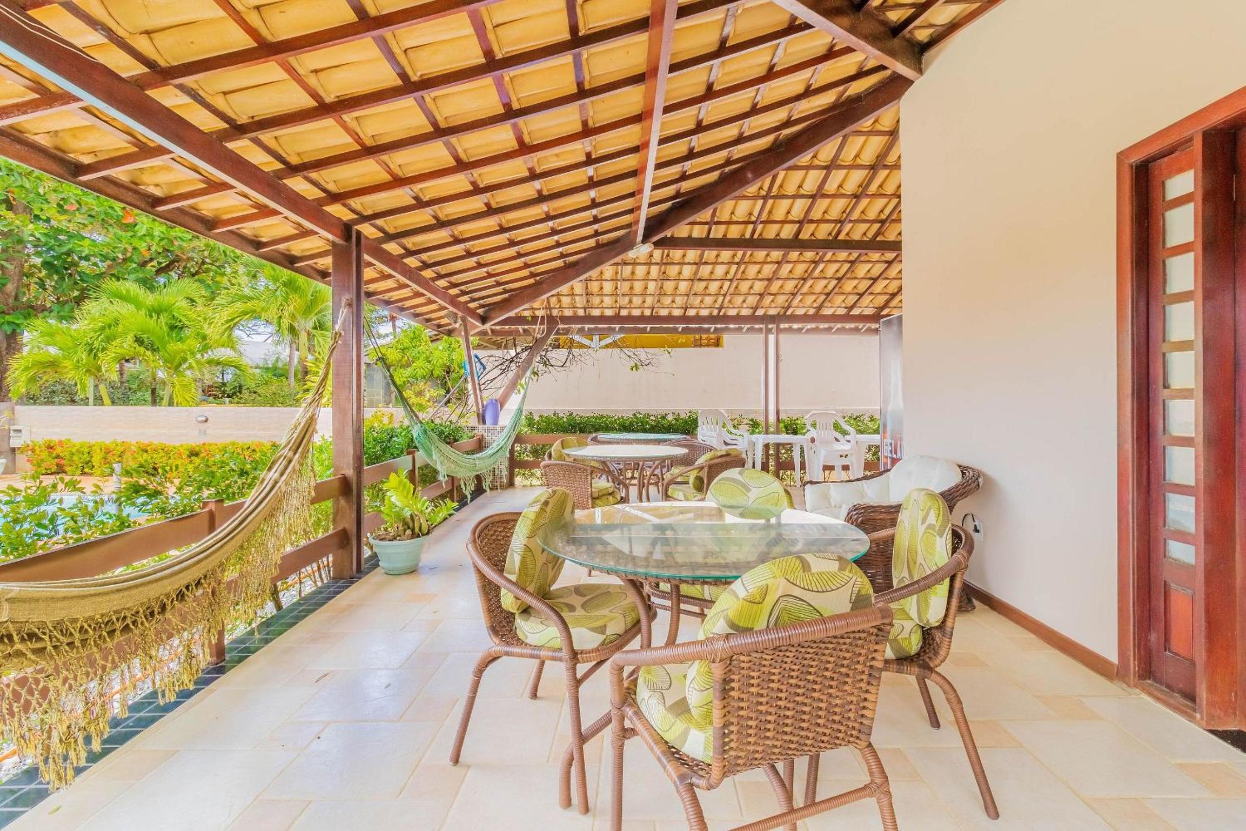 GB09 Great House 6 Bedrooms 50m from the Beach