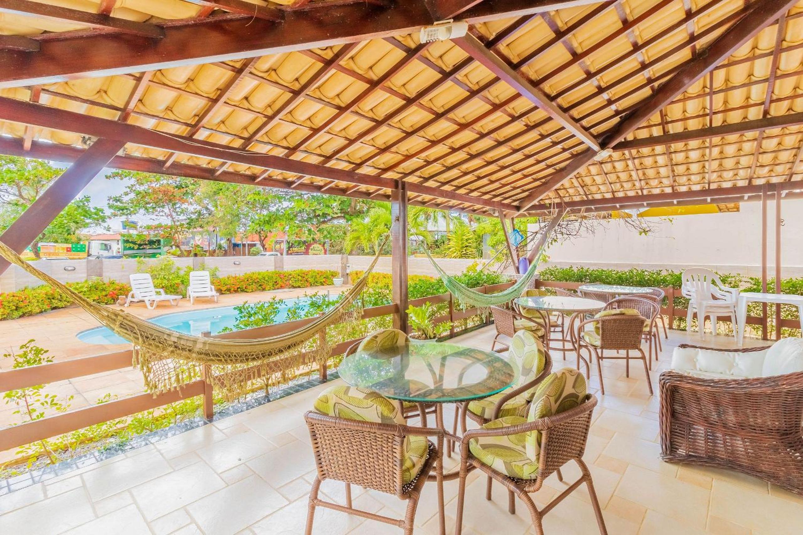 GB09 Great House 6 Bedrooms 50m from the Beach