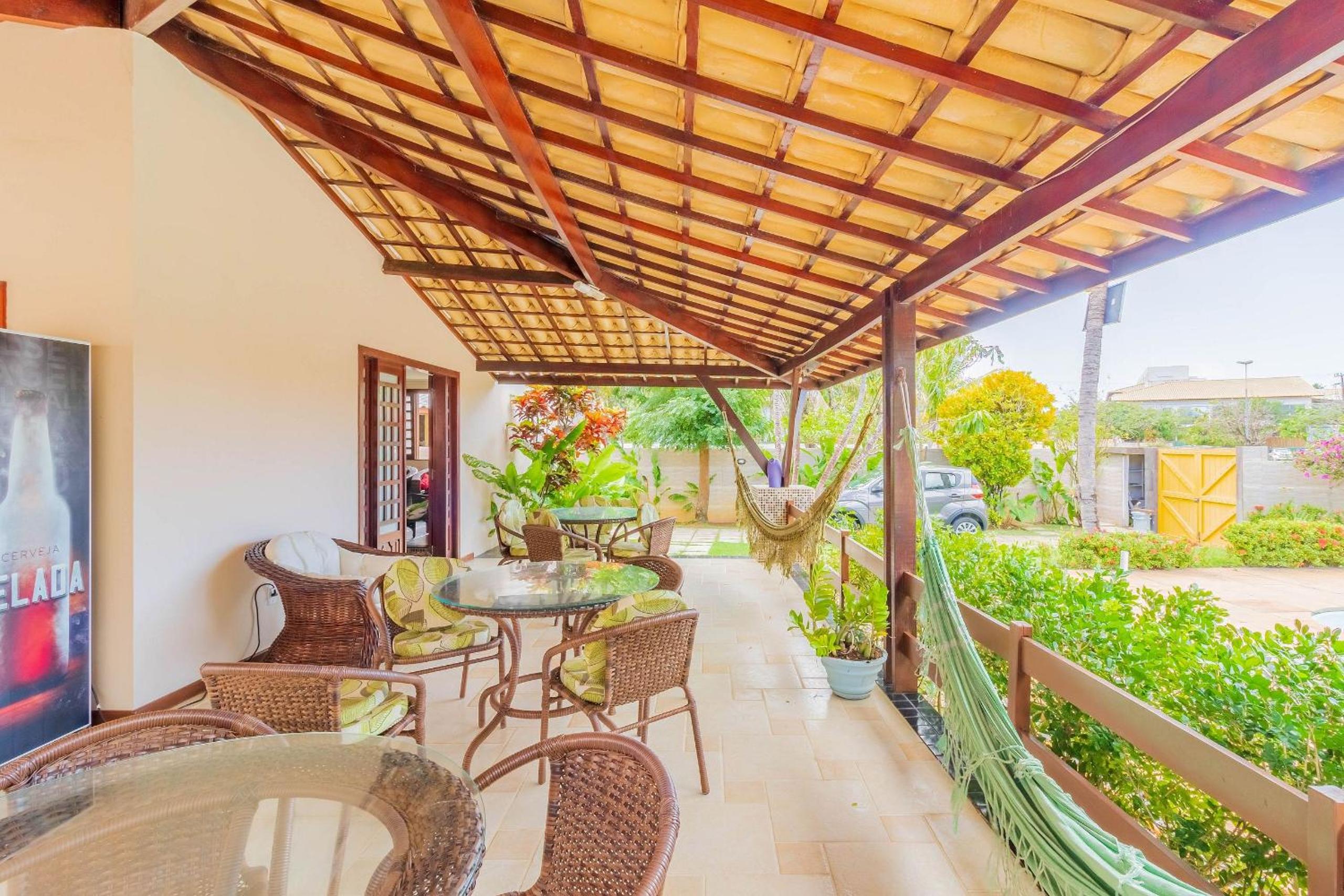 GB09 Great House 6 Bedrooms 50m from the Beach