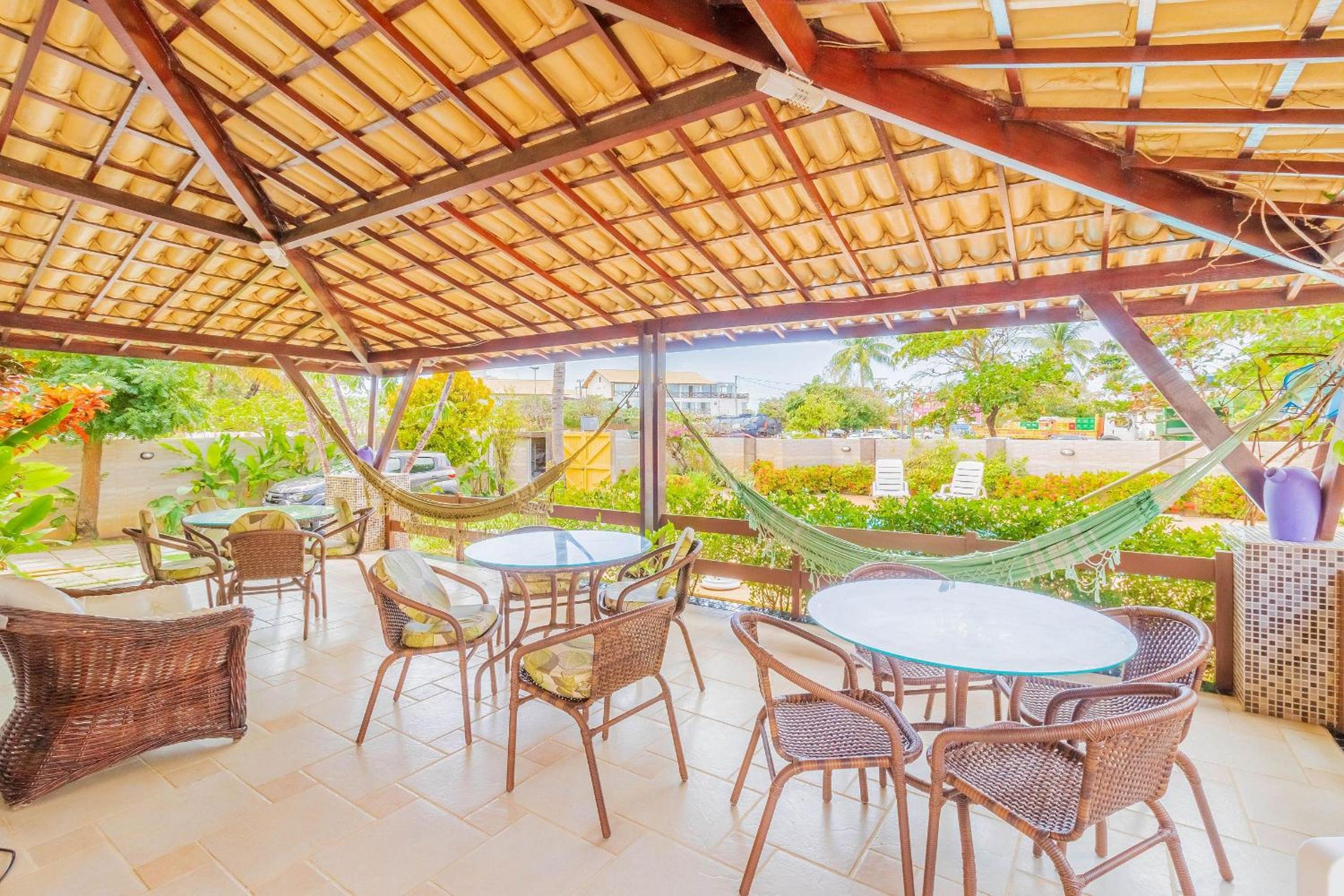 GB09 Great House 6 Bedrooms 50m from the Beach