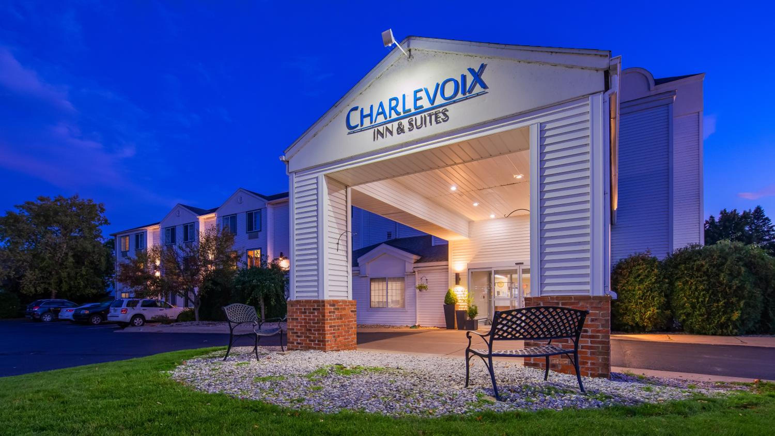 Hotel Charlevoix Inn & Suites SureStay Collection by Best Western - Image 1