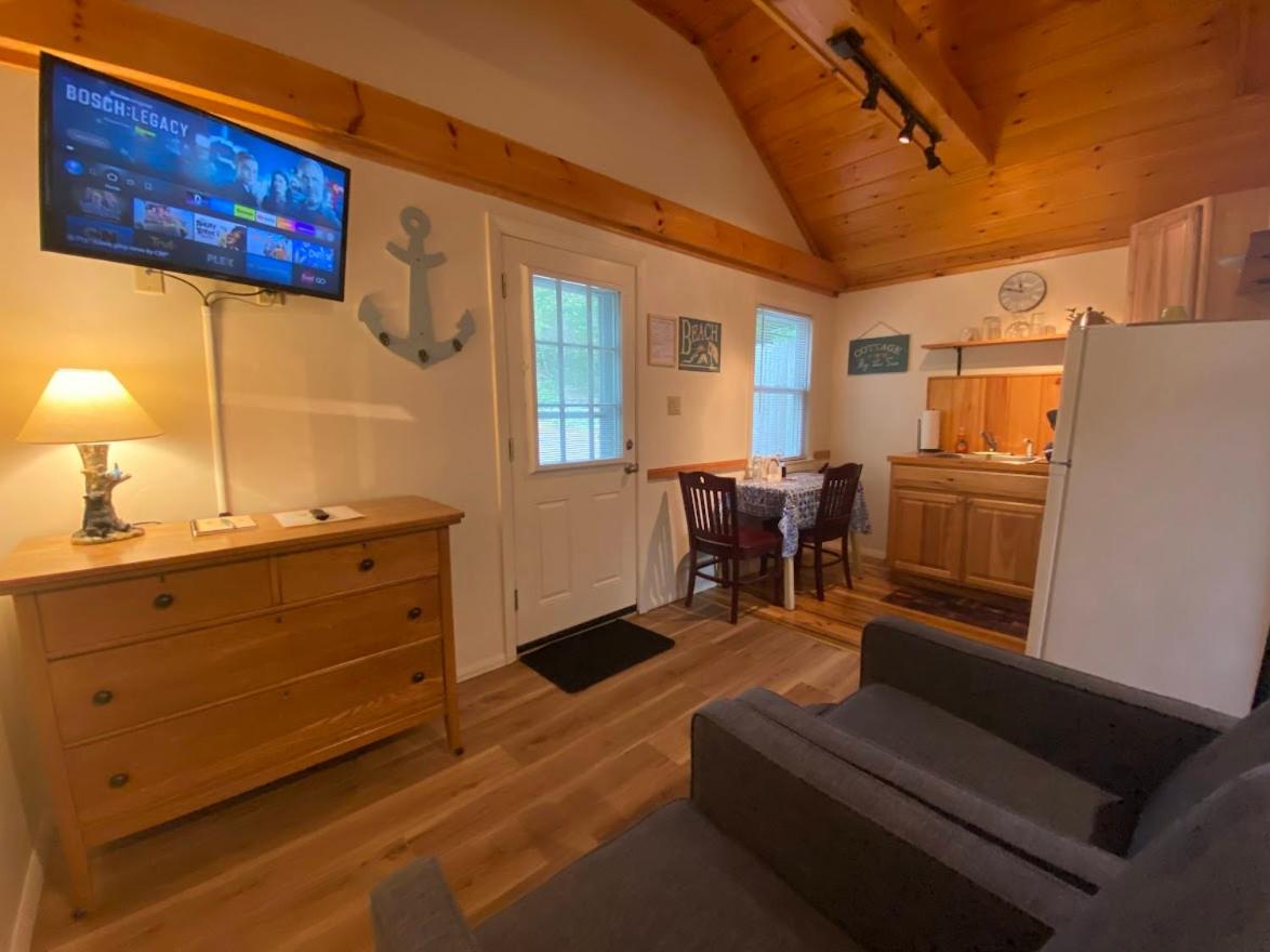 Pine Grove Cottages