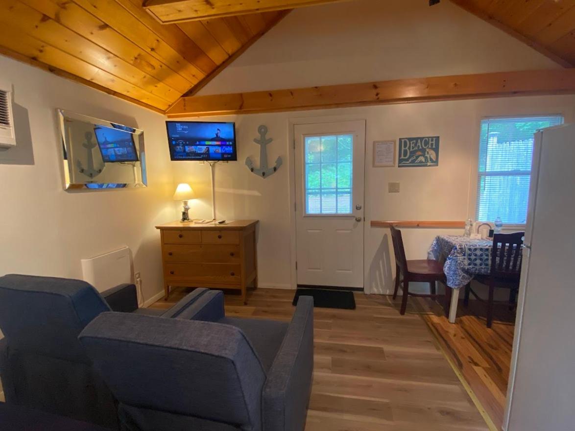 Pine Grove Cottages