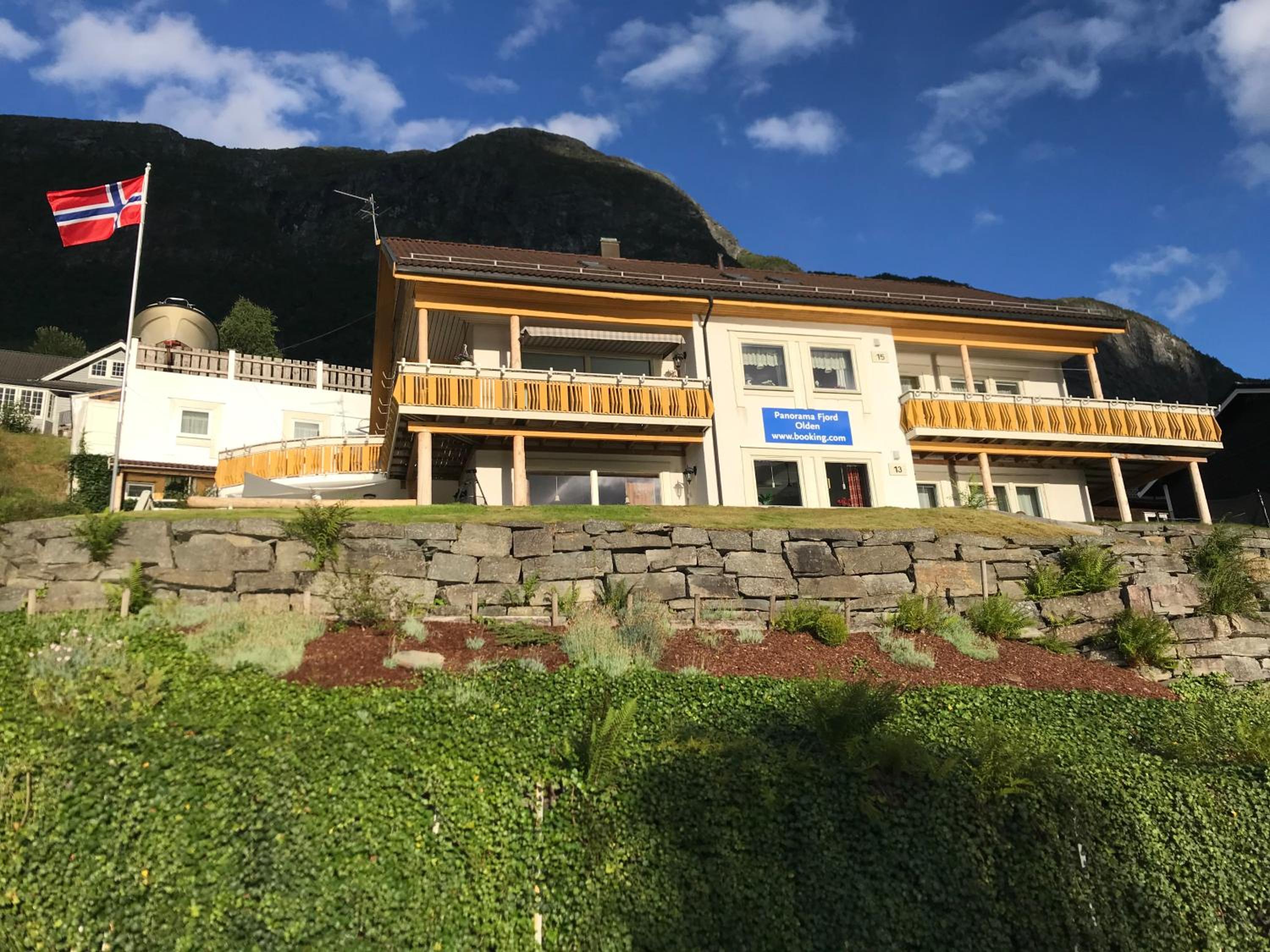 Hotel Panorama Fjord Olden - Image 1