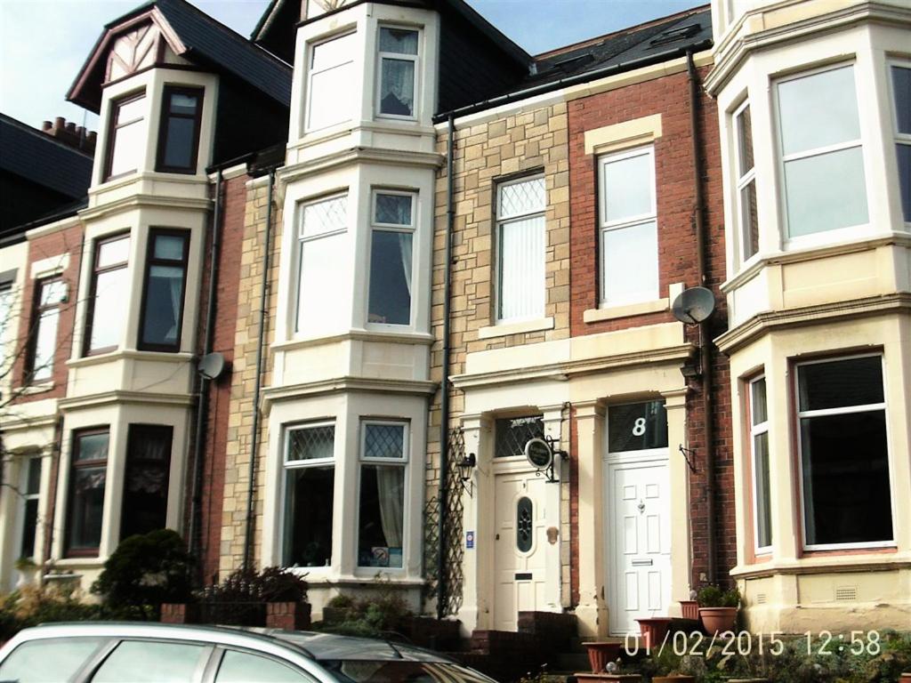 South Shields Vacations - Kingsmere Guest House - Property Image 1