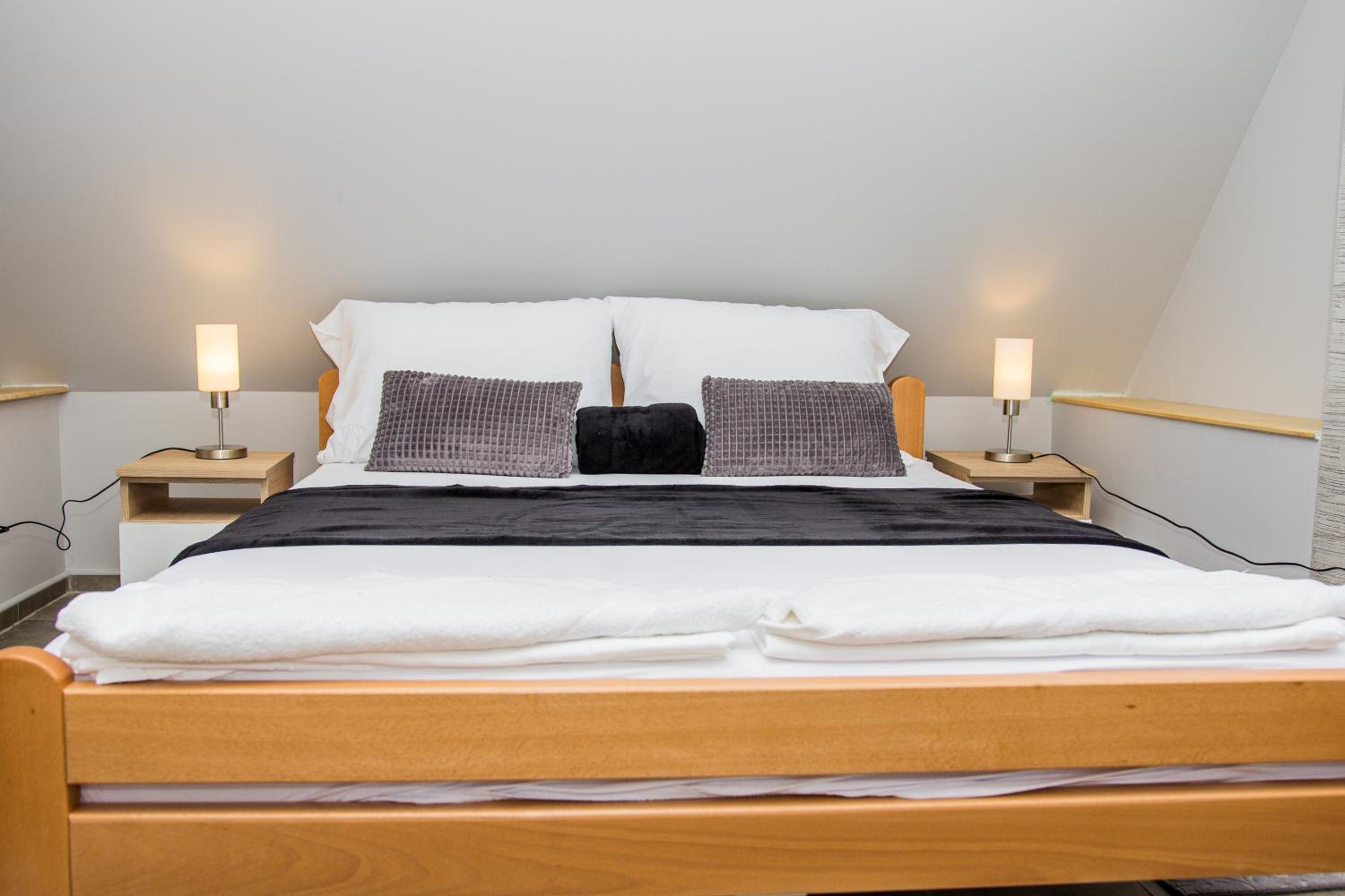 Feher Akac Guest House