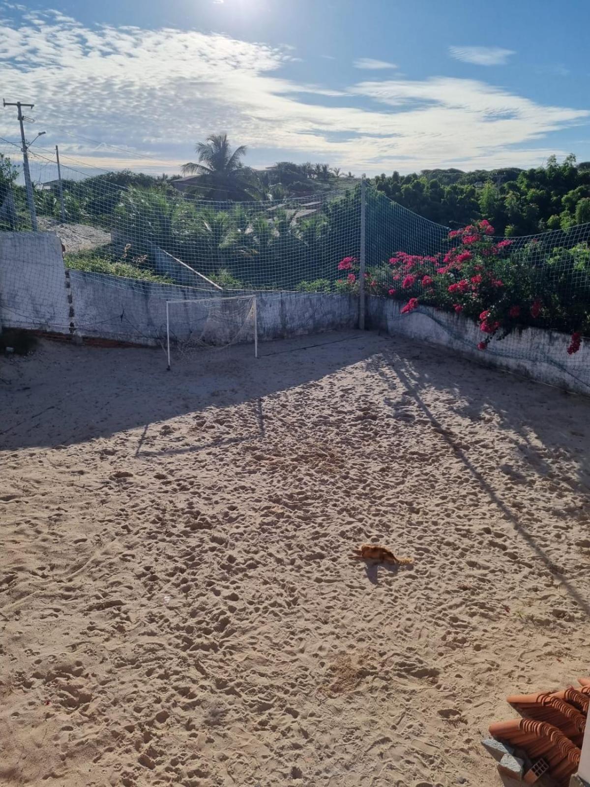 Duplex de 2 quartos com ar condicionado , piscina e estacionamento