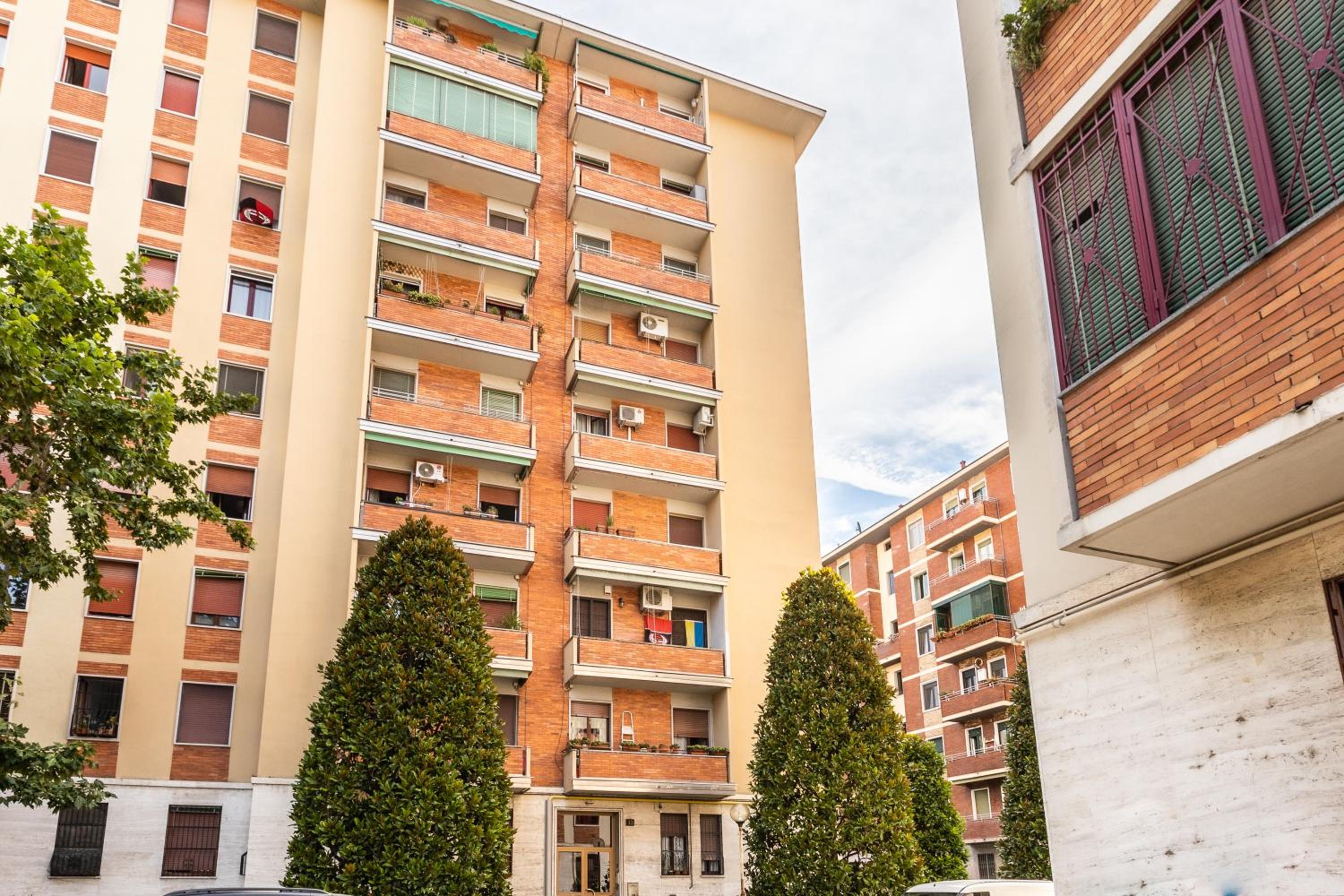Rosselli 13 Milan Apartment