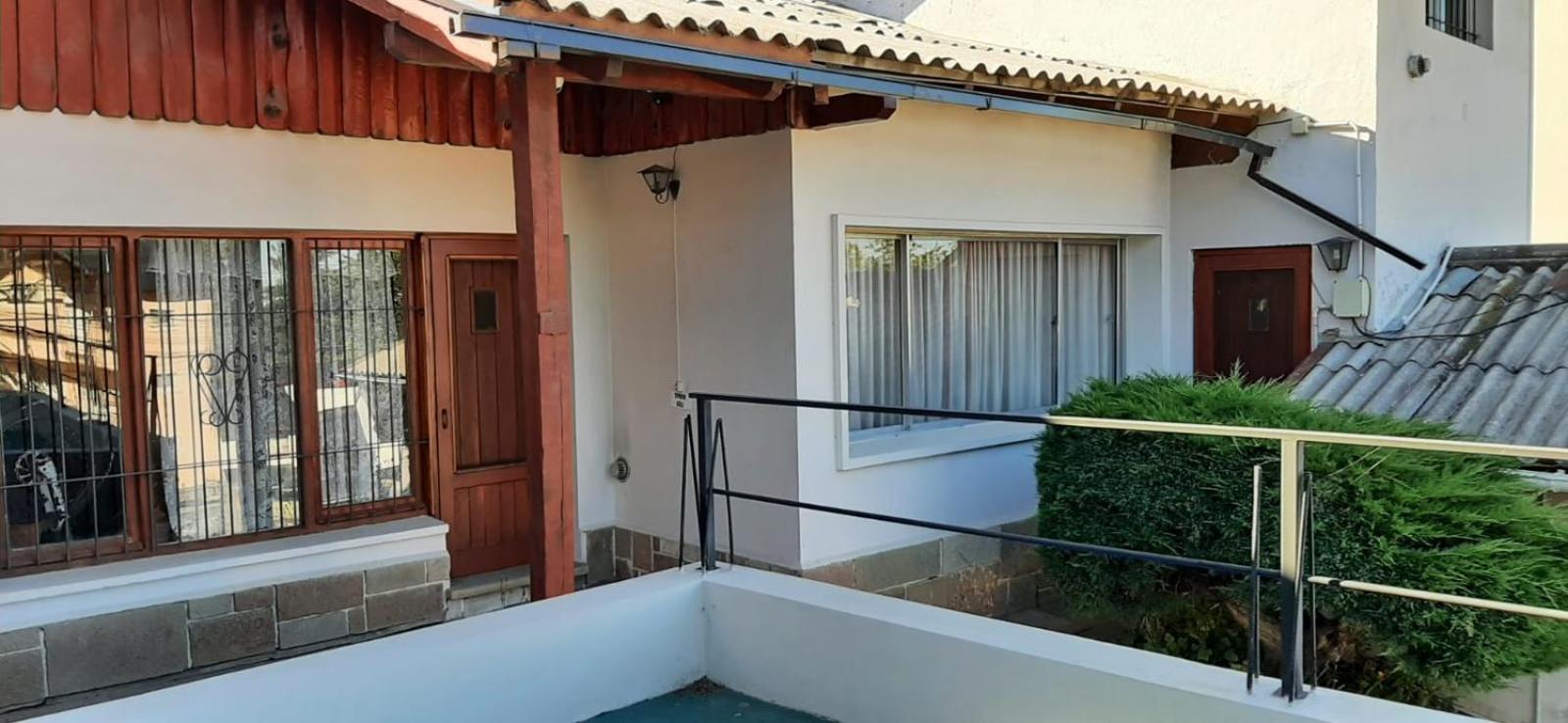 CASA PARA 4-6 PERSONAS 2 dorm A POCAS CUADRAS DEL CENTRO DE BARILOCHE