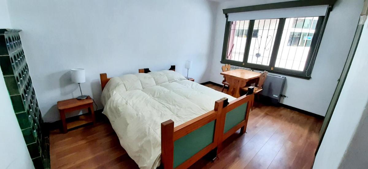 CASA PARA 4-6 PERSONAS 2 dorm A POCAS CUADRAS DEL CENTRO DE BARILOCHE