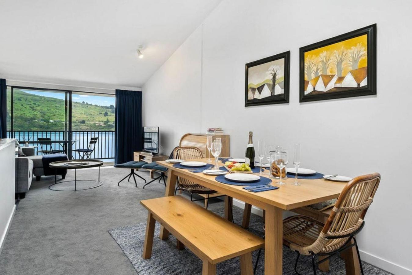 Misty Lakes - Lakefront Apartment view 3