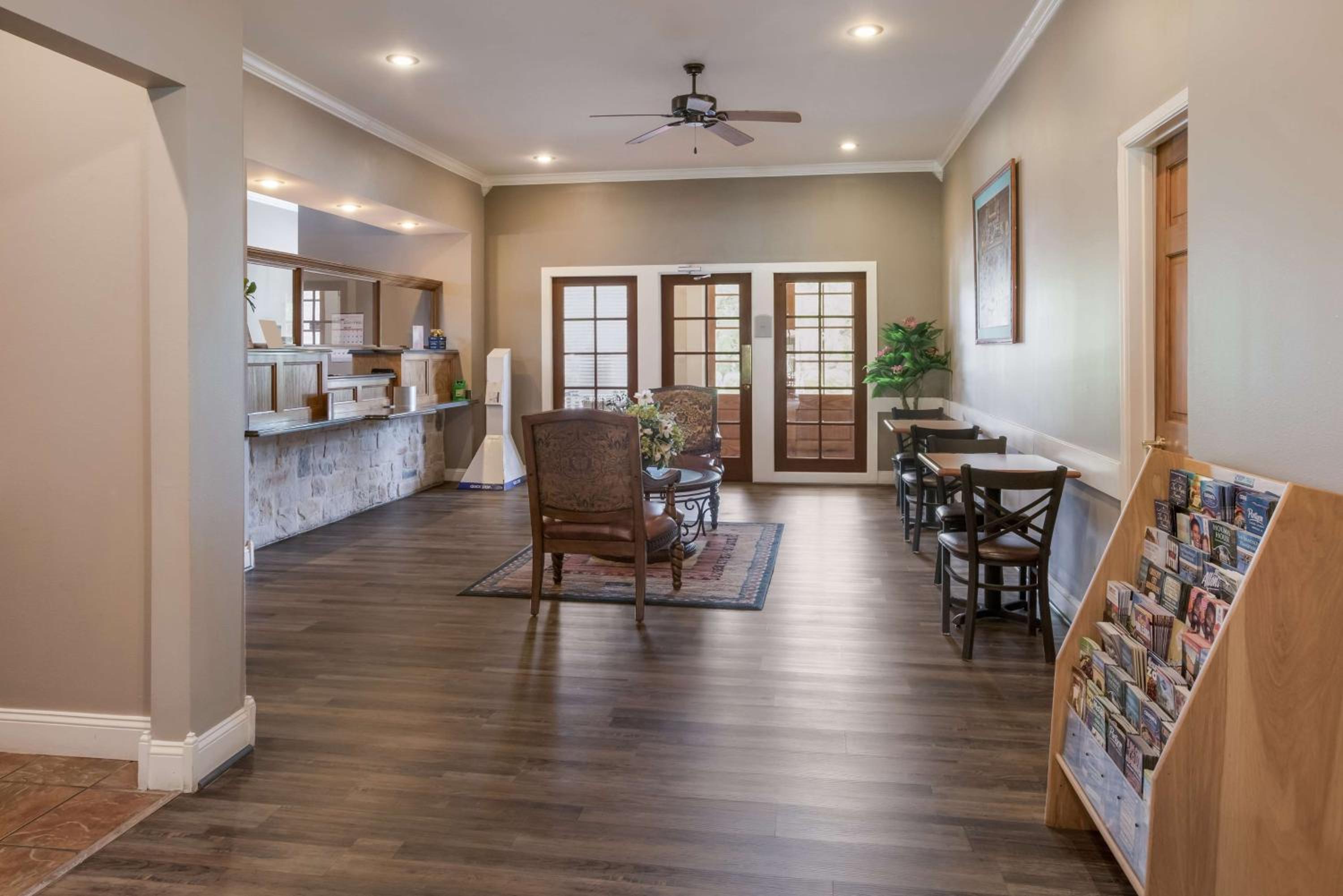 Leesville Vacations - SureStay Hotel by Best Western Leesville - Property Image 8