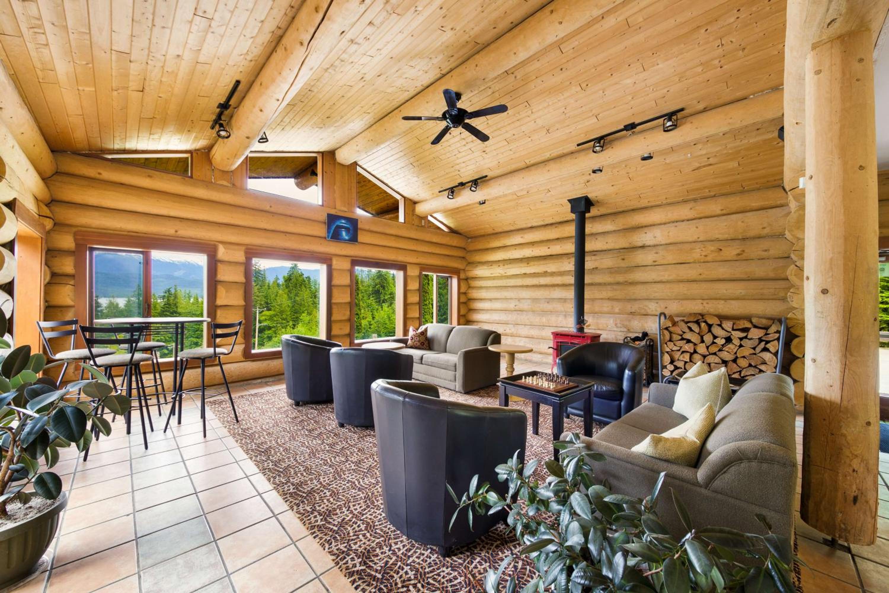 Kootenay Lakeview Resort BW Signature Collection