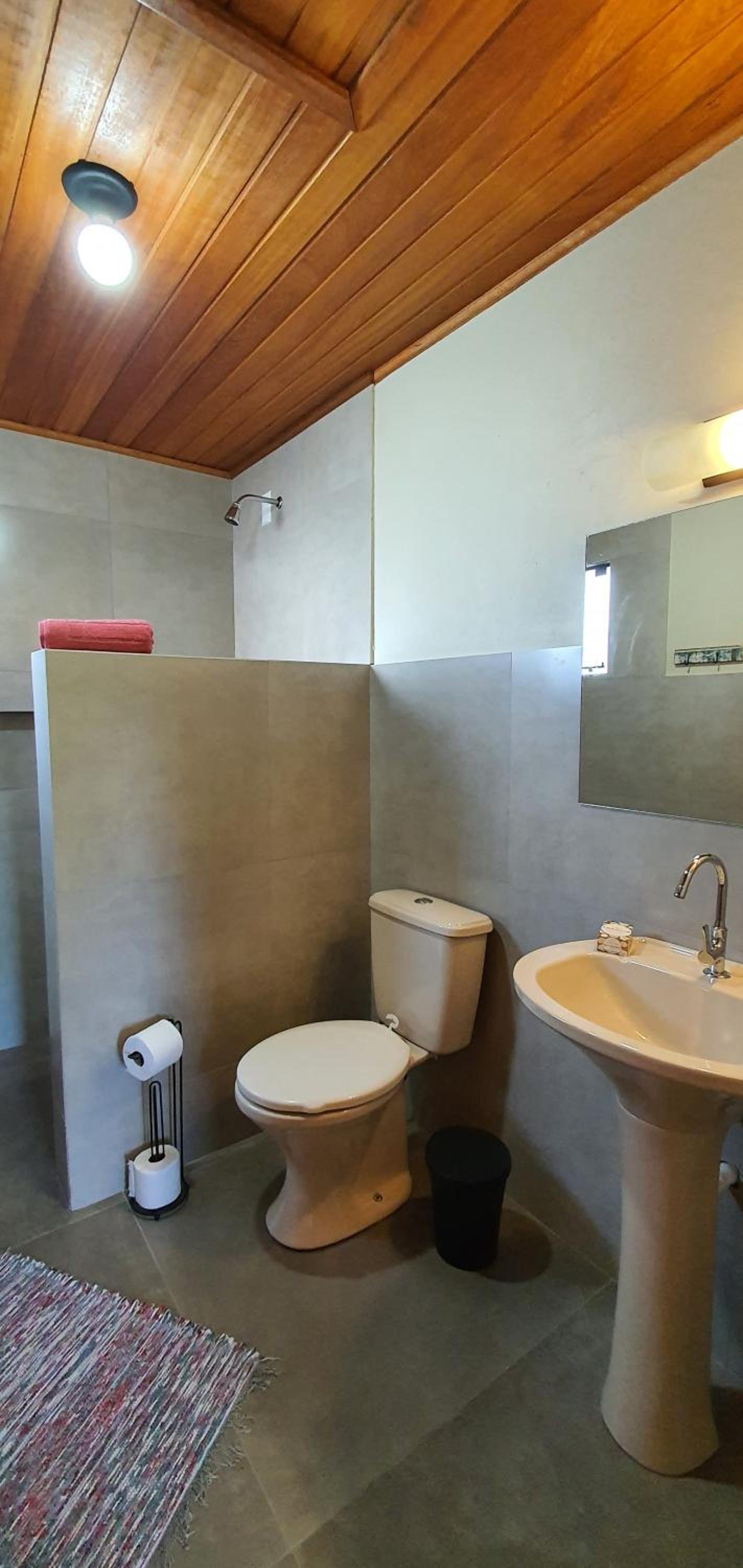 Casa perto da praia, canto Norte da Ferrugem