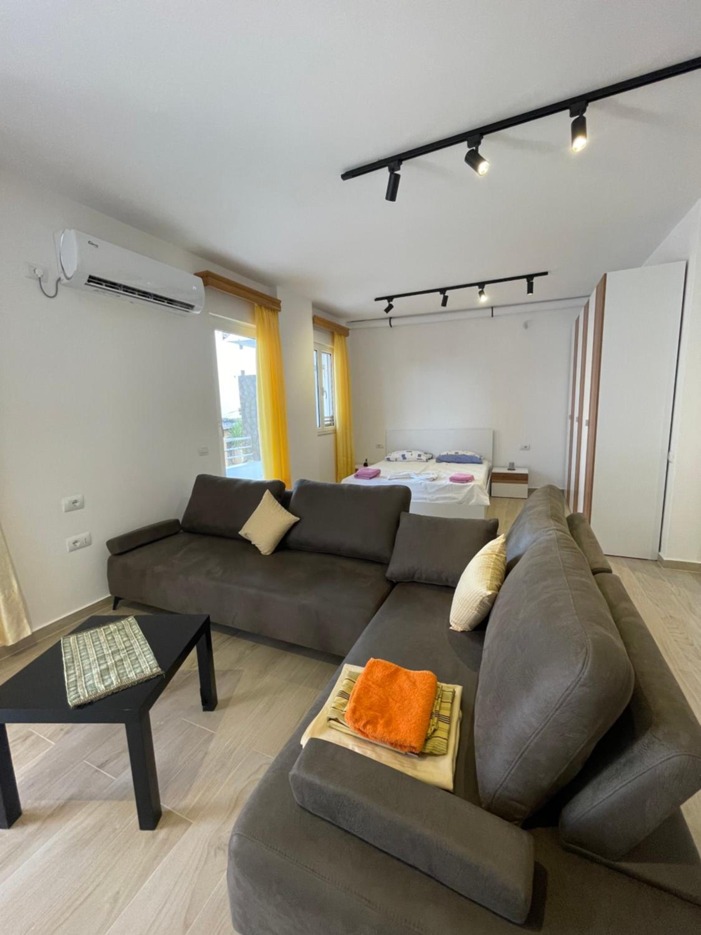 Studio Apartment photo 1