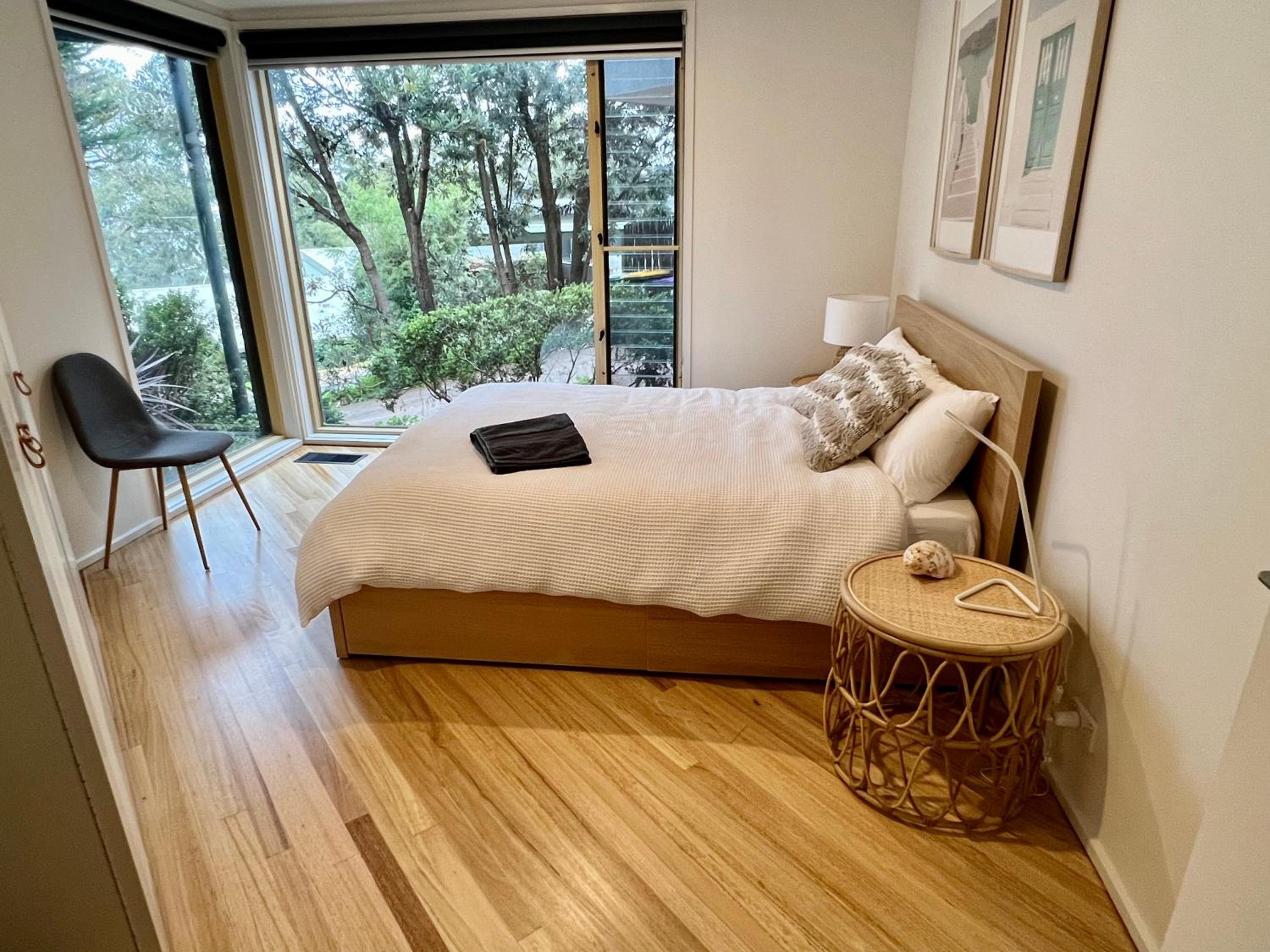 Architect designed 4 bedroom with ocean views from every room