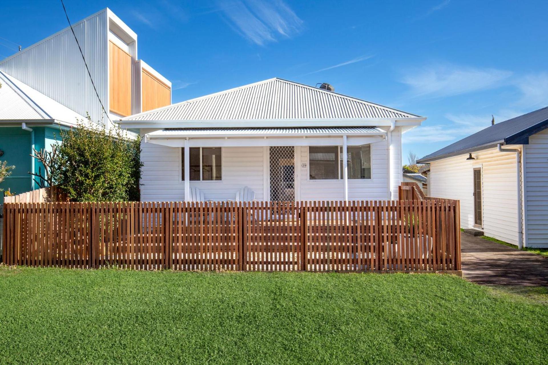 Fishery Road Cottage Pet Friendly 2 Mins Walk to Beach