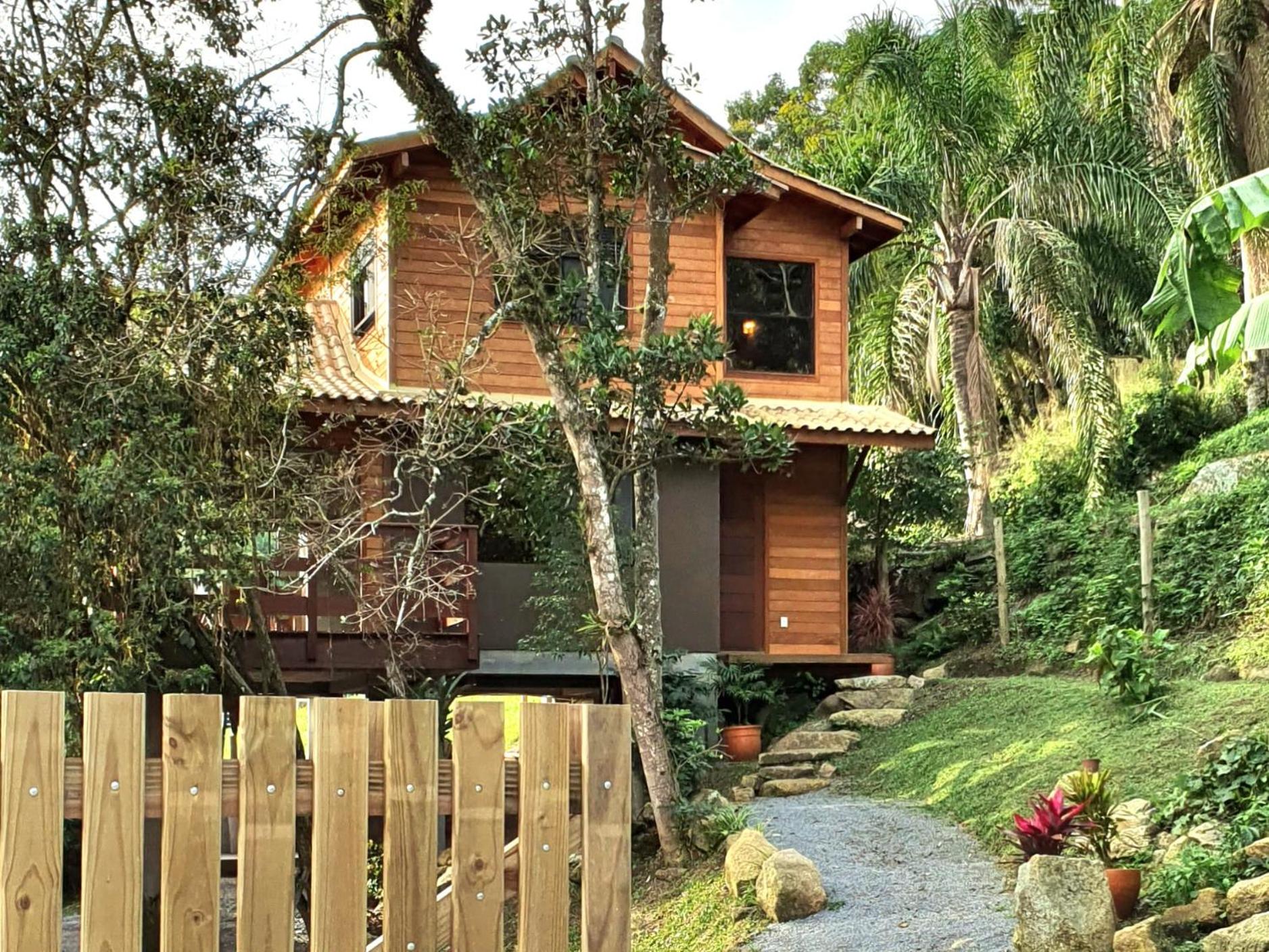 Casa perto da praia, canto Norte da Ferrugem