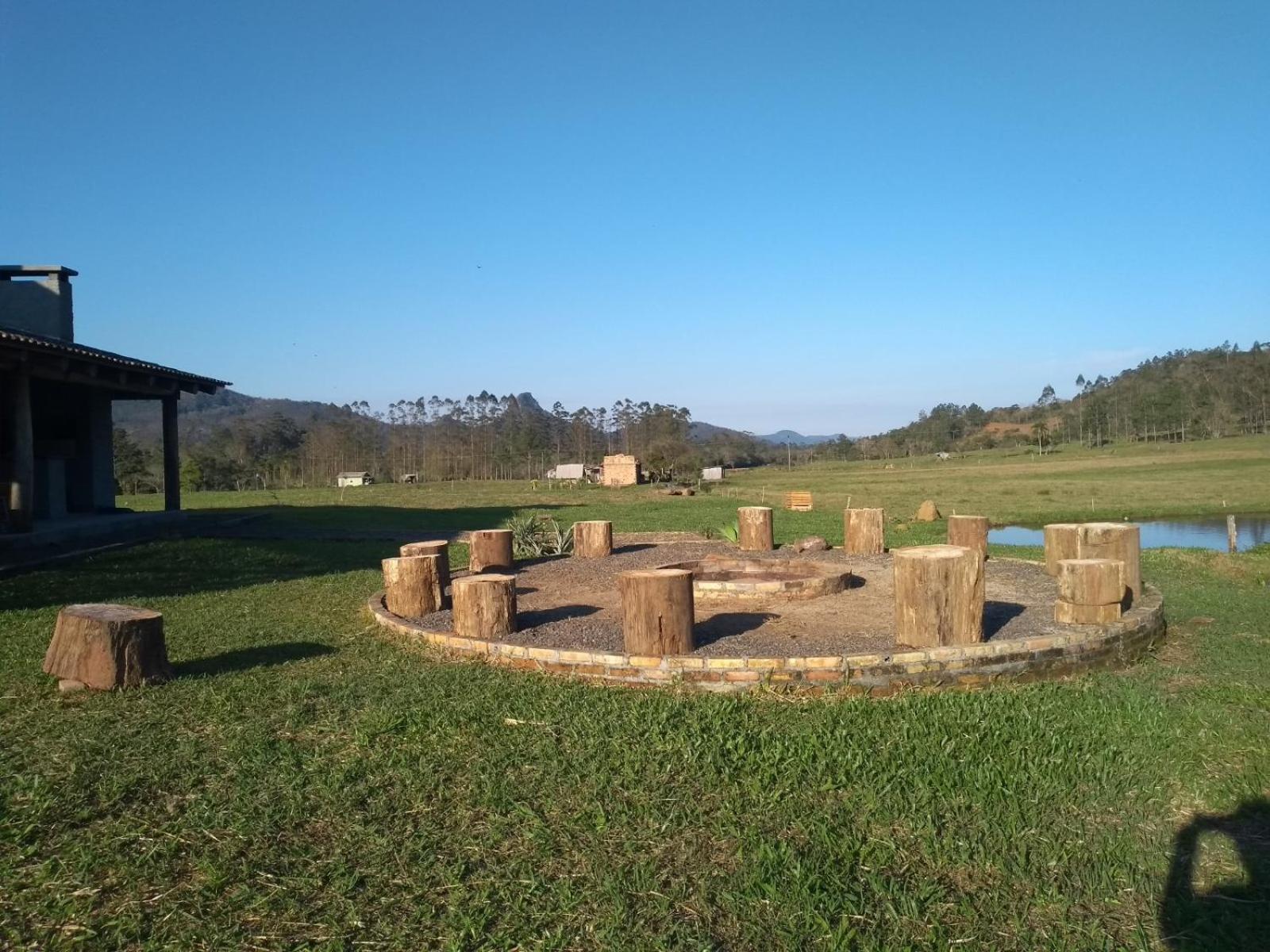 Hostel e Camping Vale Mirante da Rocha
