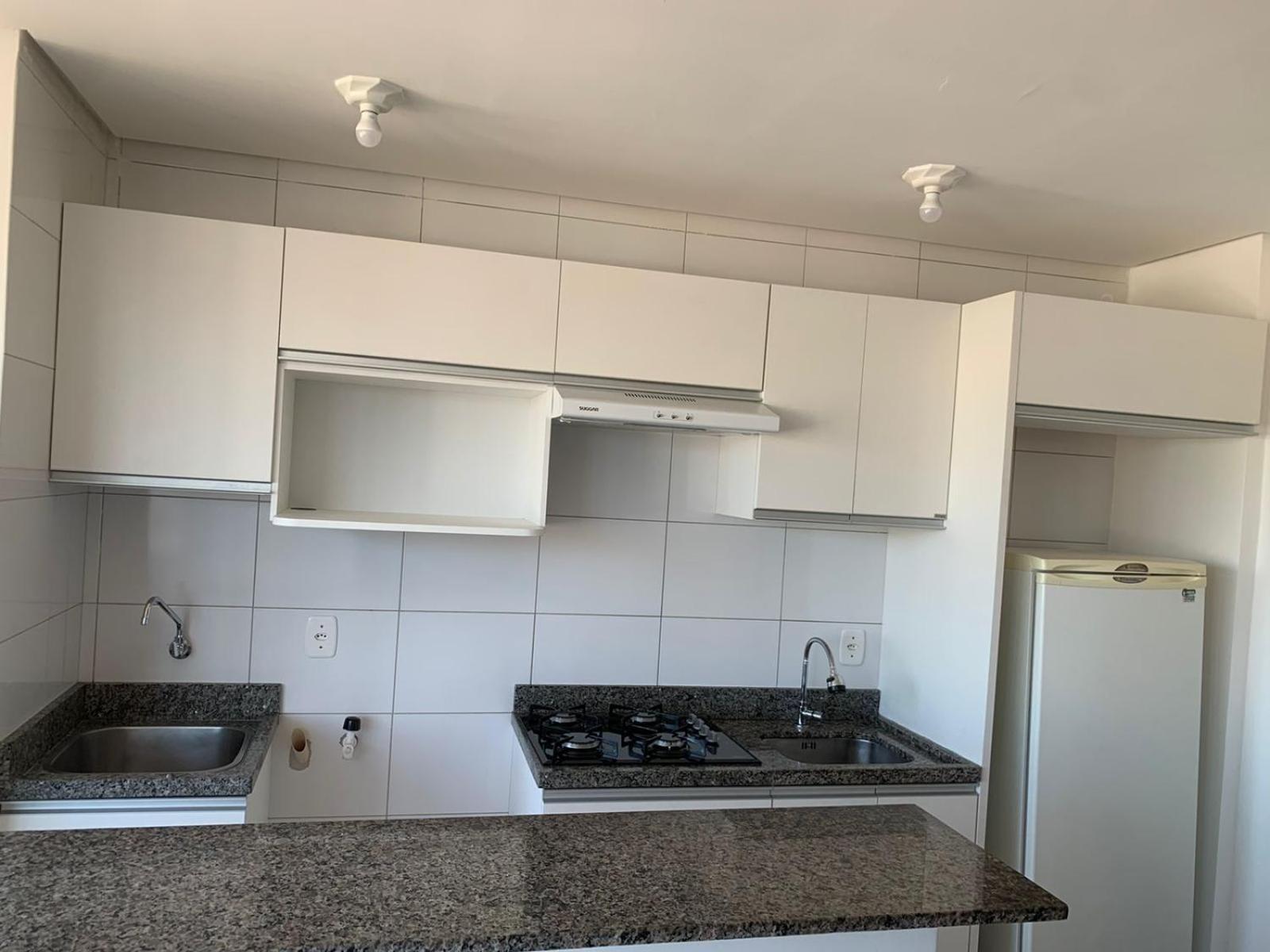 Apto12 com WIFI garagem e 100 metros da Av Brasil