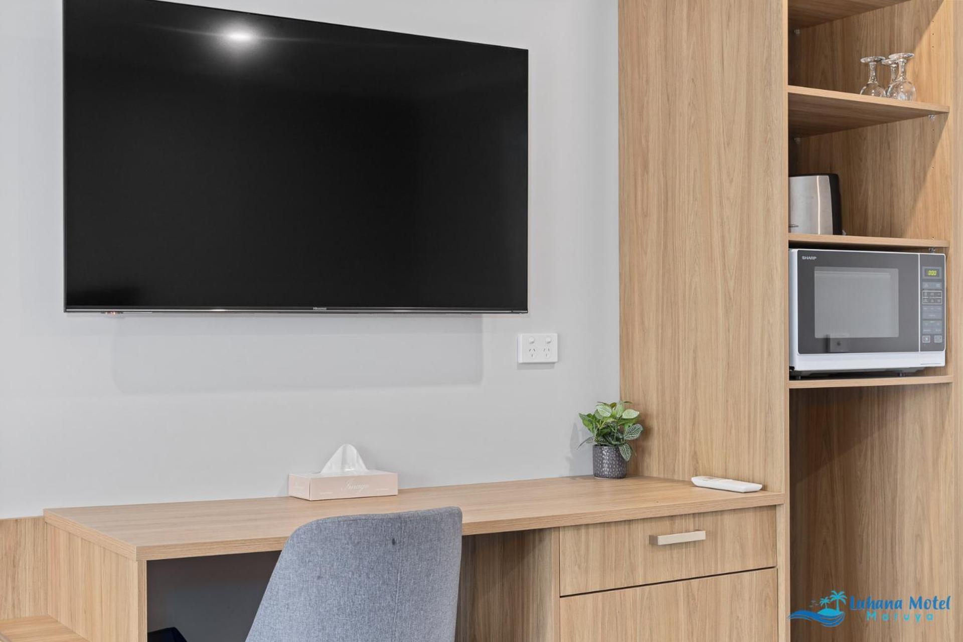 Hive Hotel, Moruya