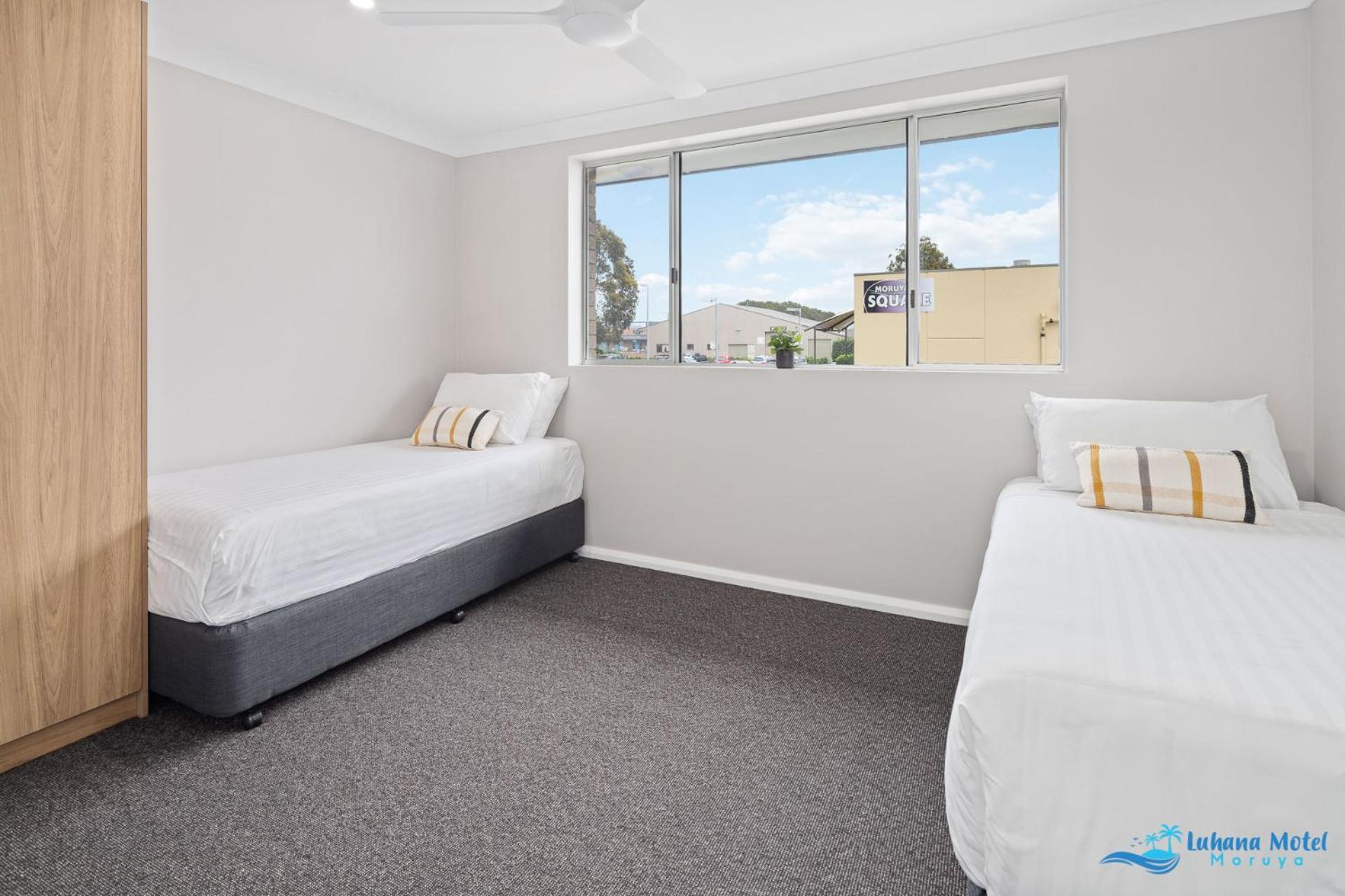Hive Hotel, Moruya