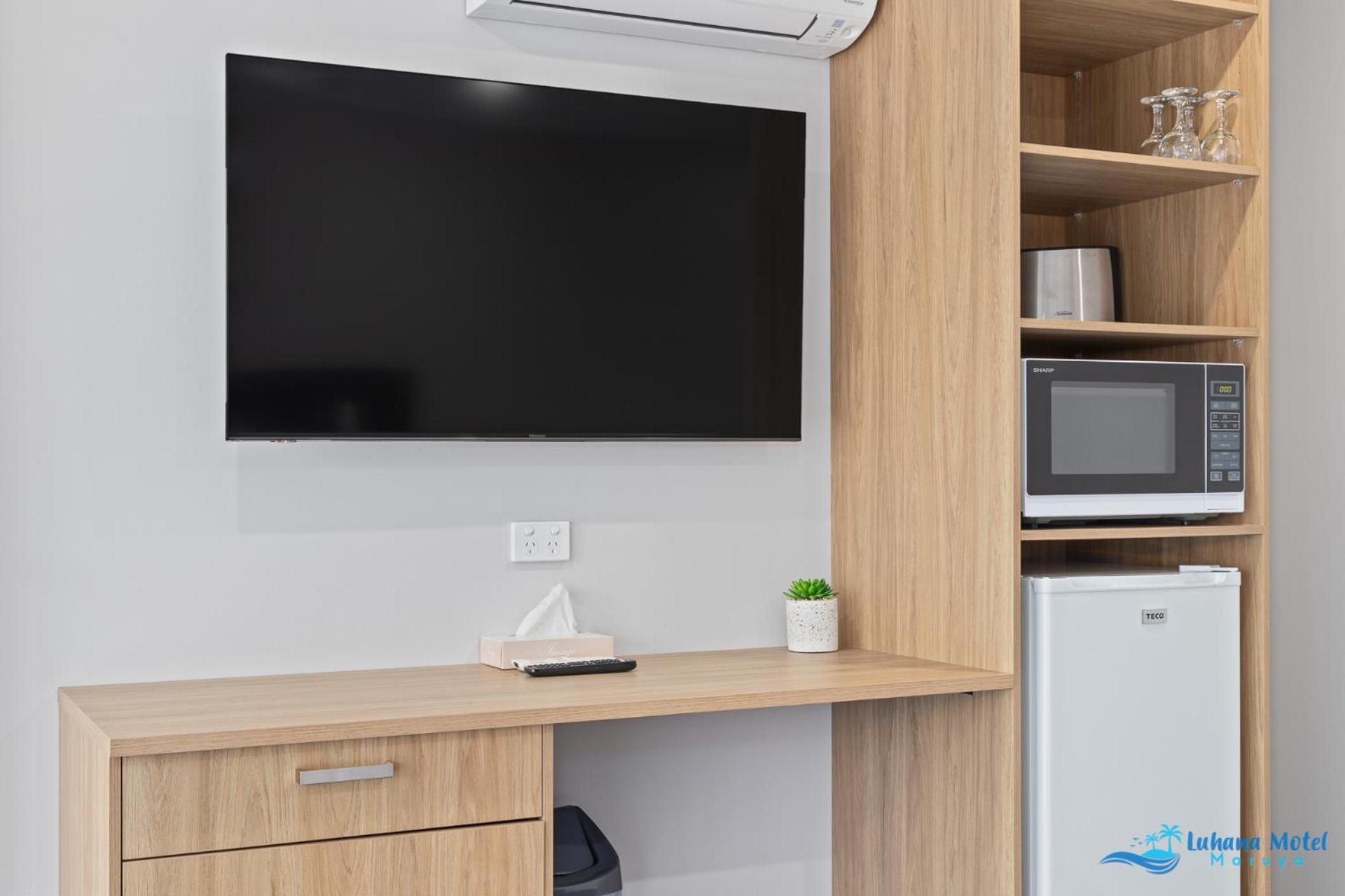 Hive Hotel, Moruya