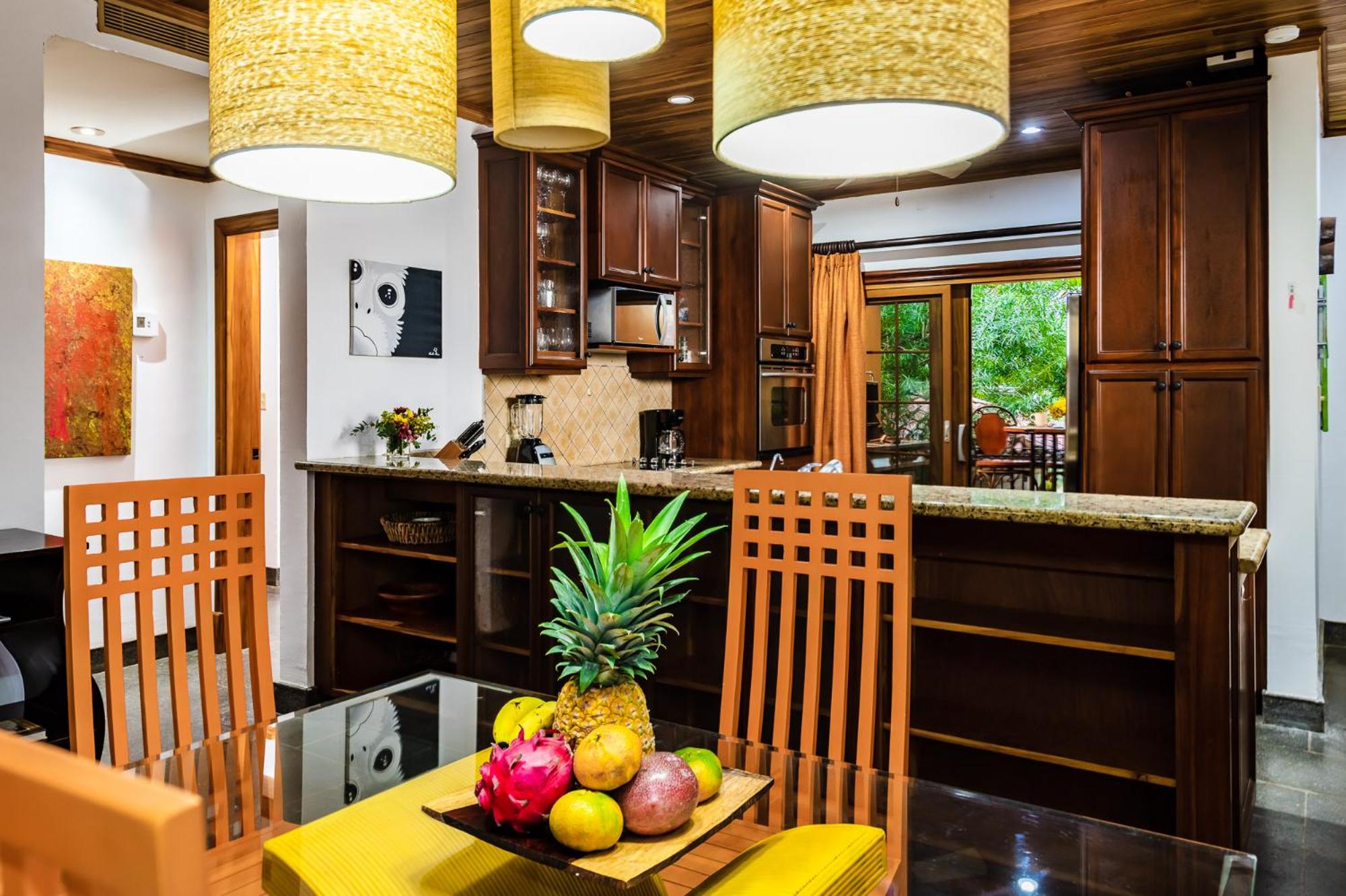 La Esquina (3 minutes from Beach, perfect for a family getaway)