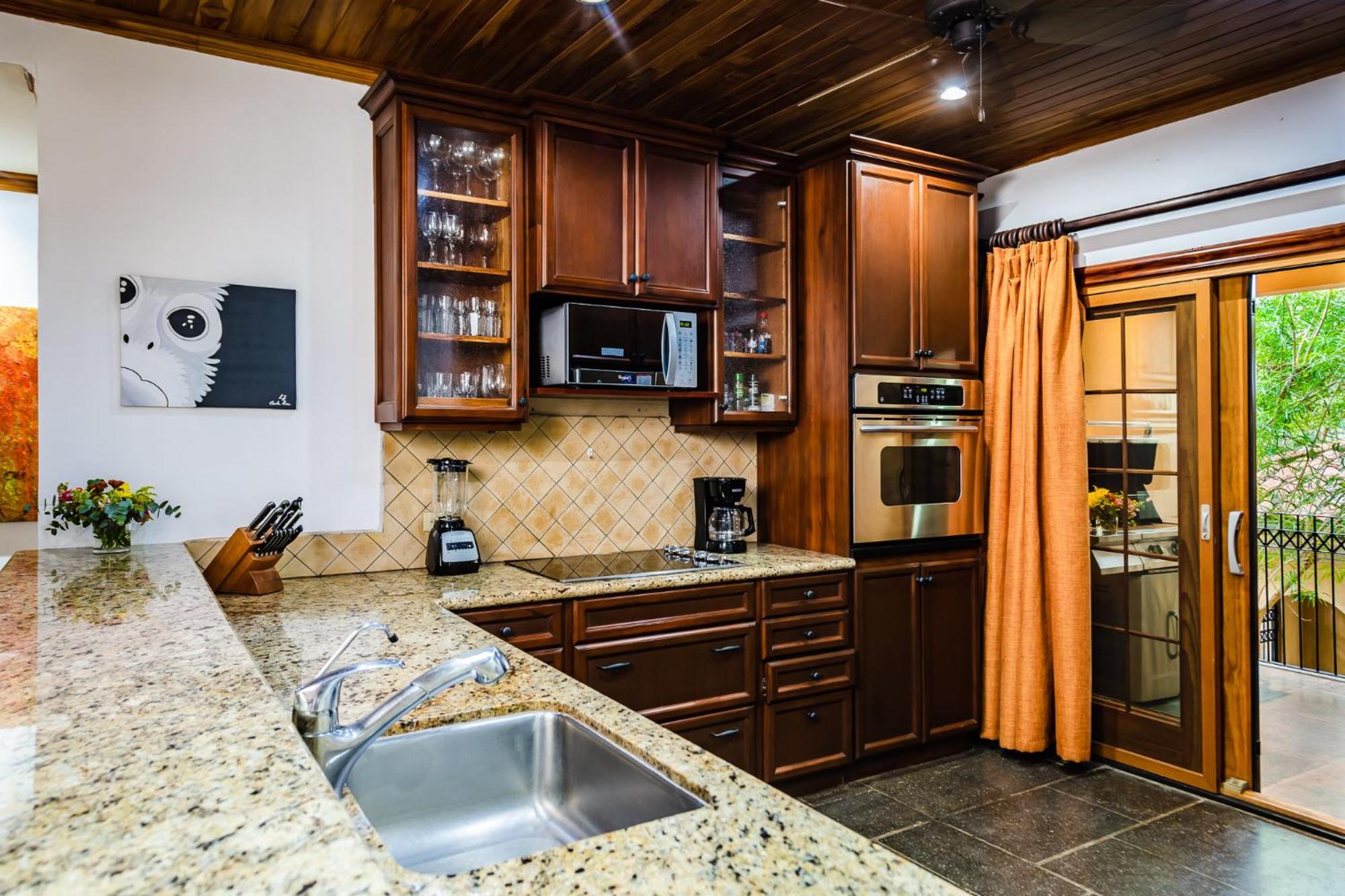 La Esquina (3 minutes from Beach, perfect for a family getaway)