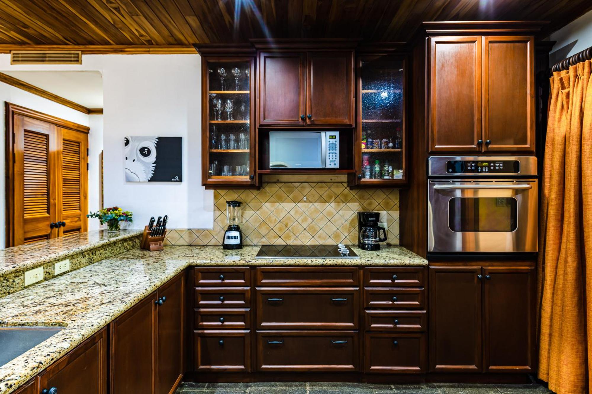 La Esquina (3 minutes from Beach, perfect for a family getaway)