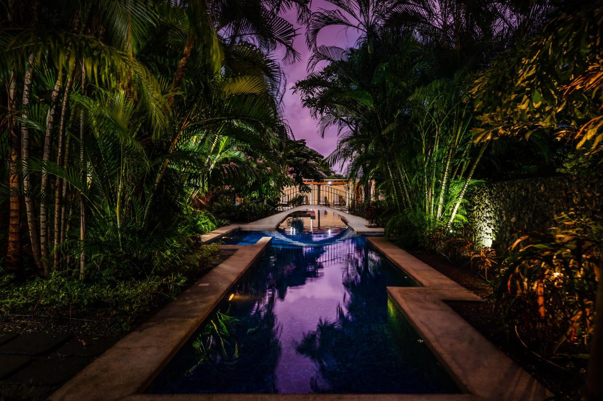 La Esquina (3 minutes from Beach, perfect for a family getaway)
