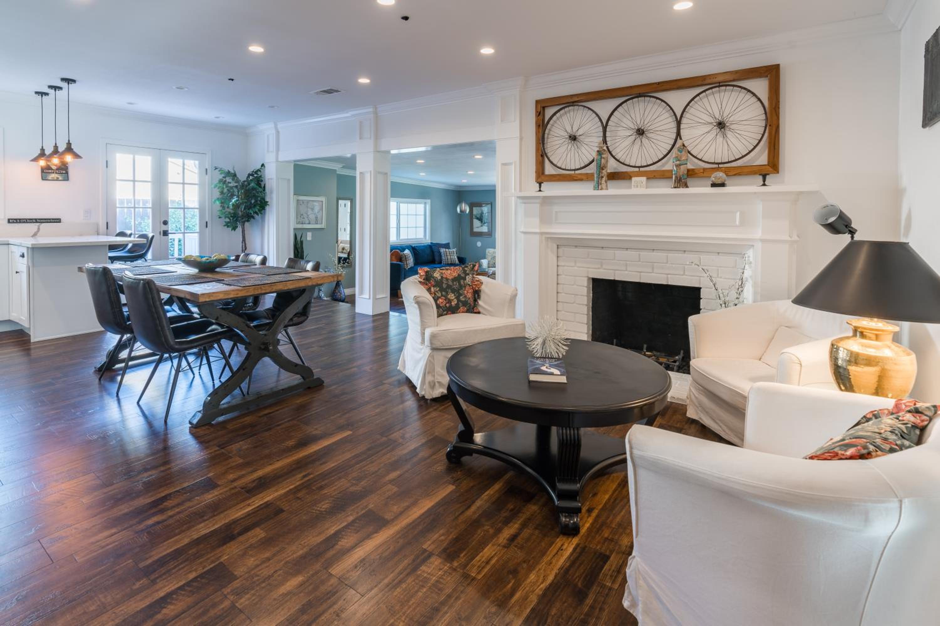 Le Bleu House - Newly Designed 3BR HOUSE & POOL by Topanga
