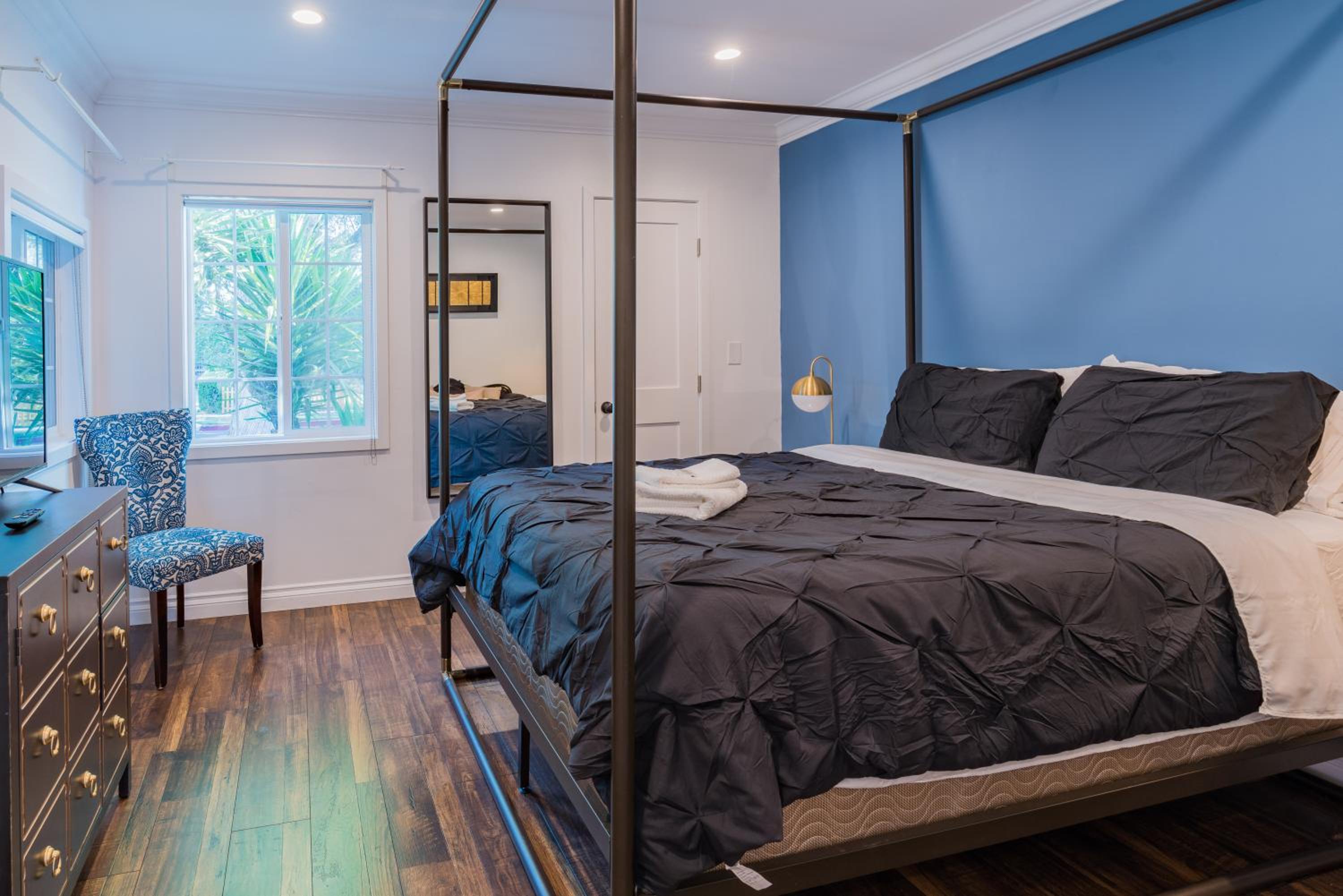 Le Bleu House - Newly Designed 3BR HOUSE & POOL by Topanga