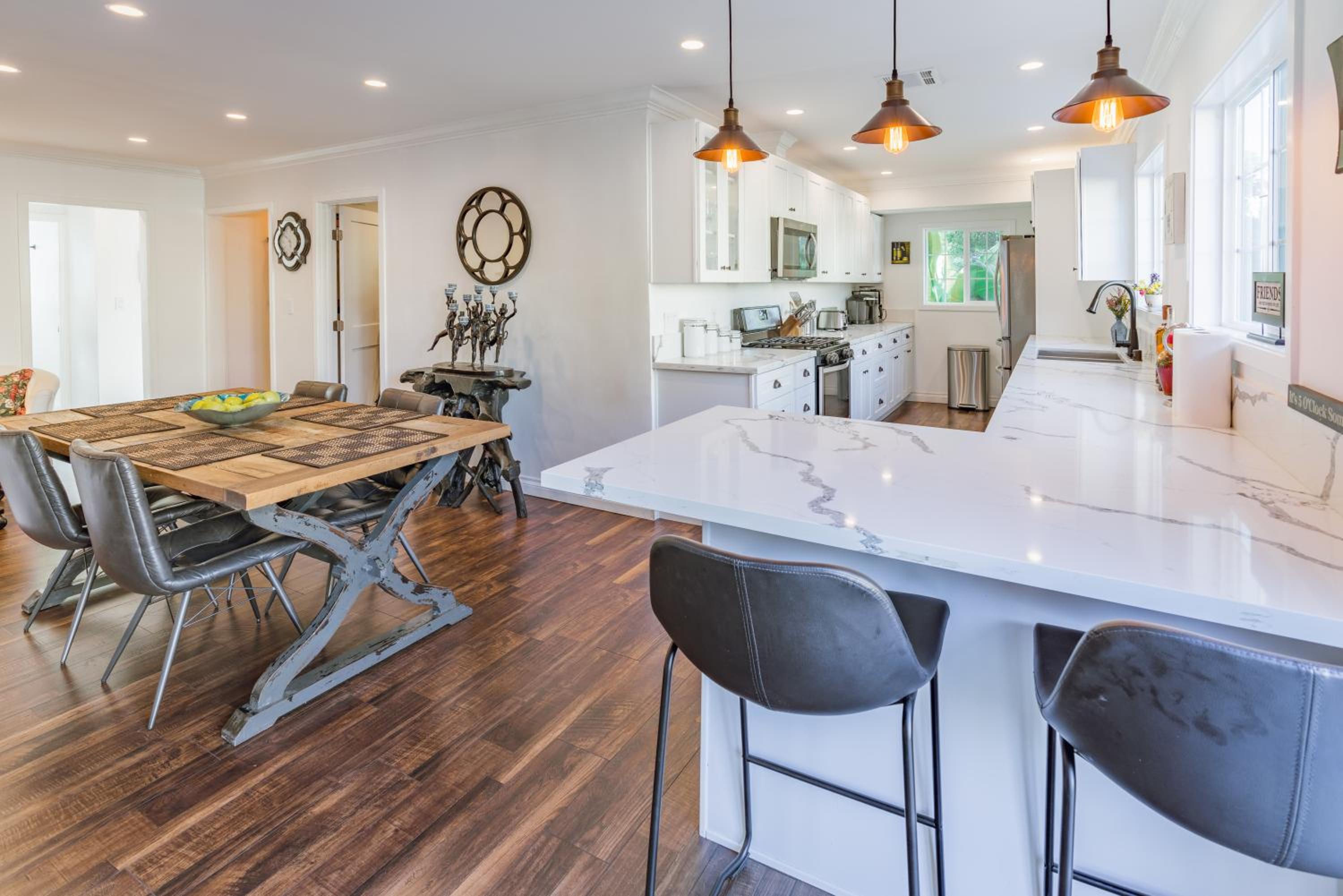 Le Bleu House - Newly Designed 3BR HOUSE & POOL by Topanga