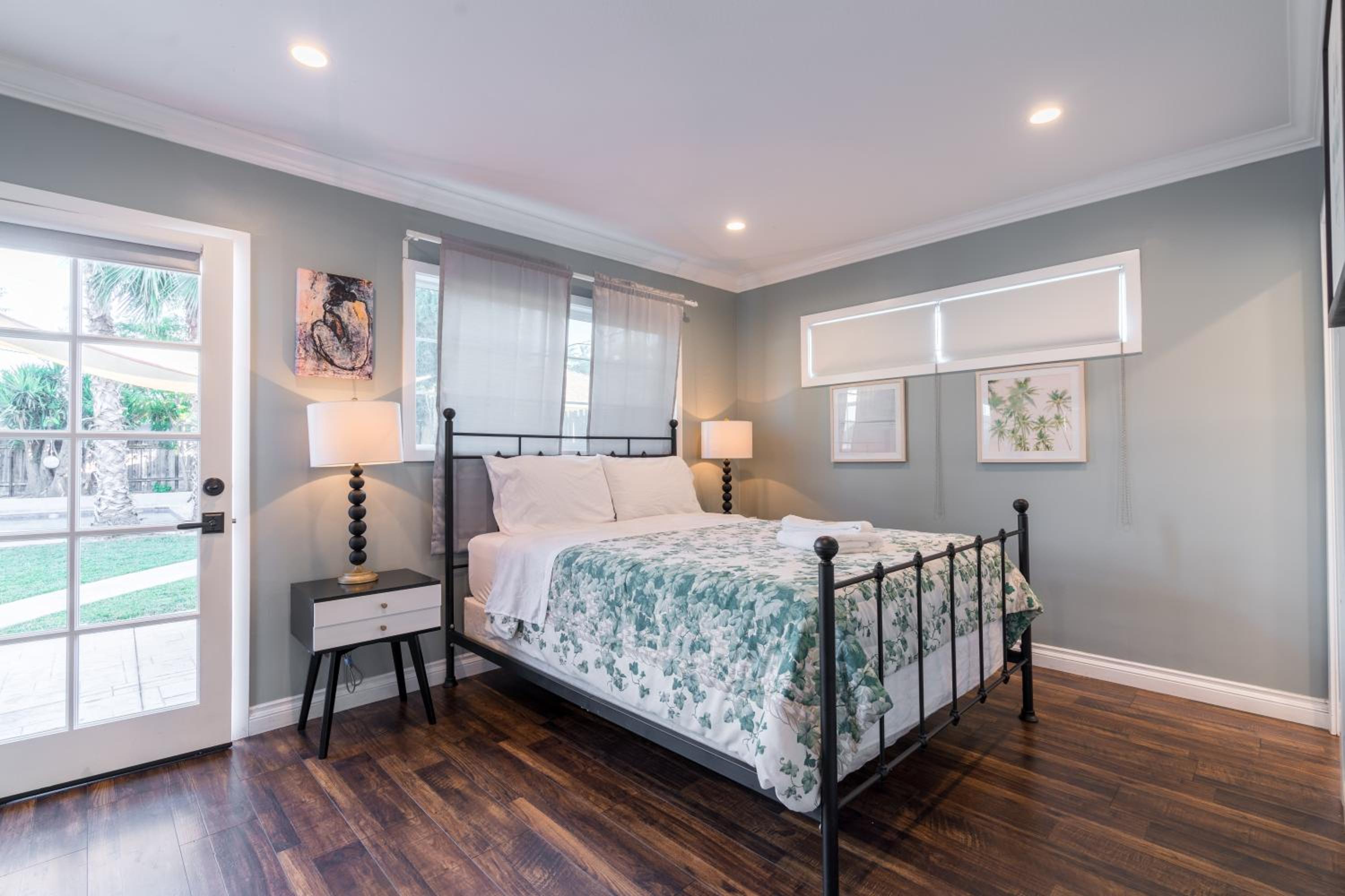 Le Bleu House - Newly Designed 3BR HOUSE & POOL by Topanga