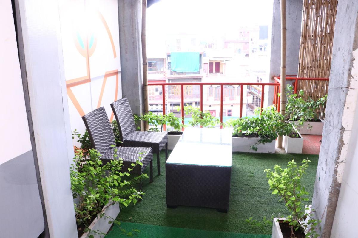 balcony