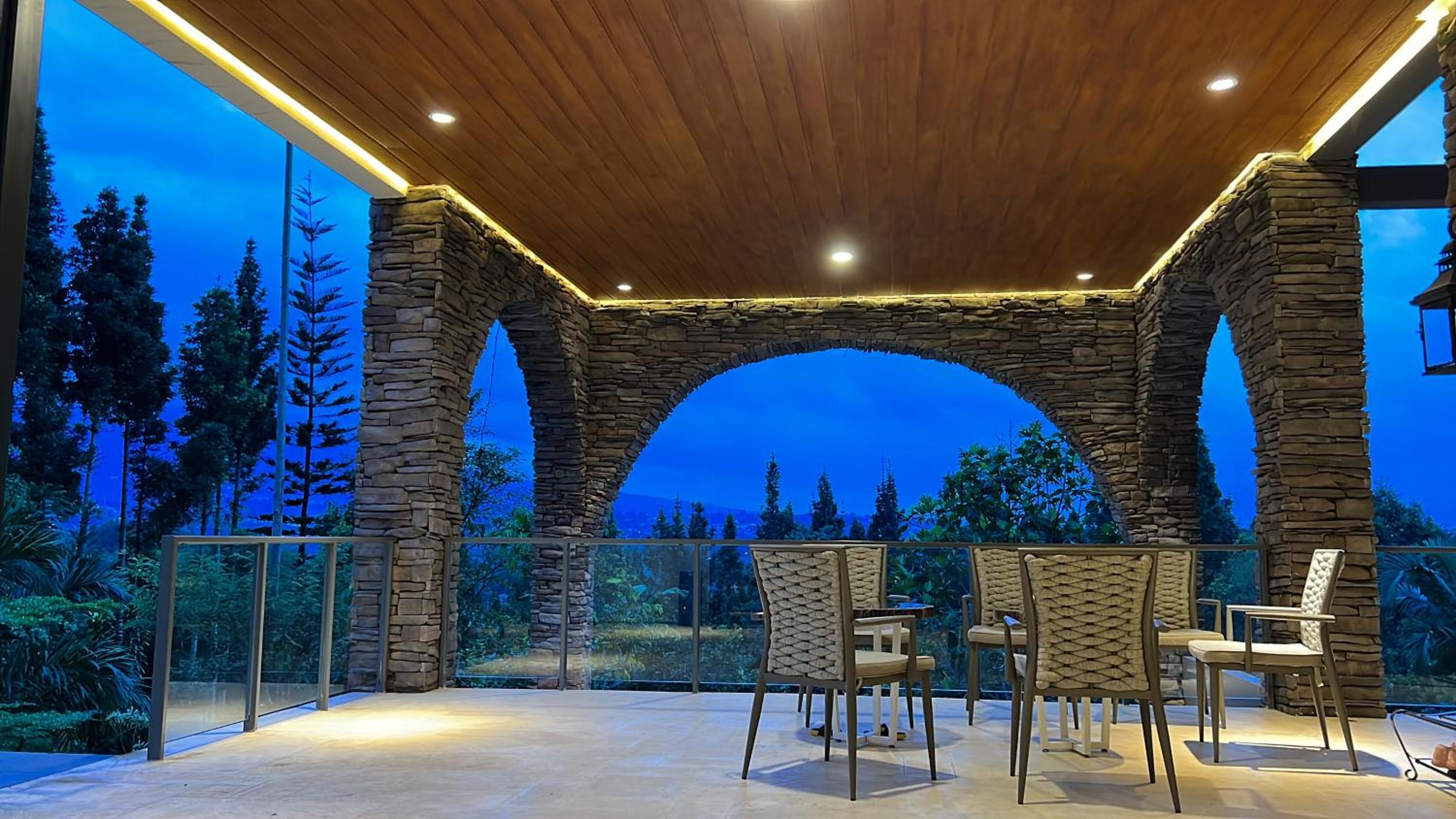 The Hidden Hills Villa view 4
