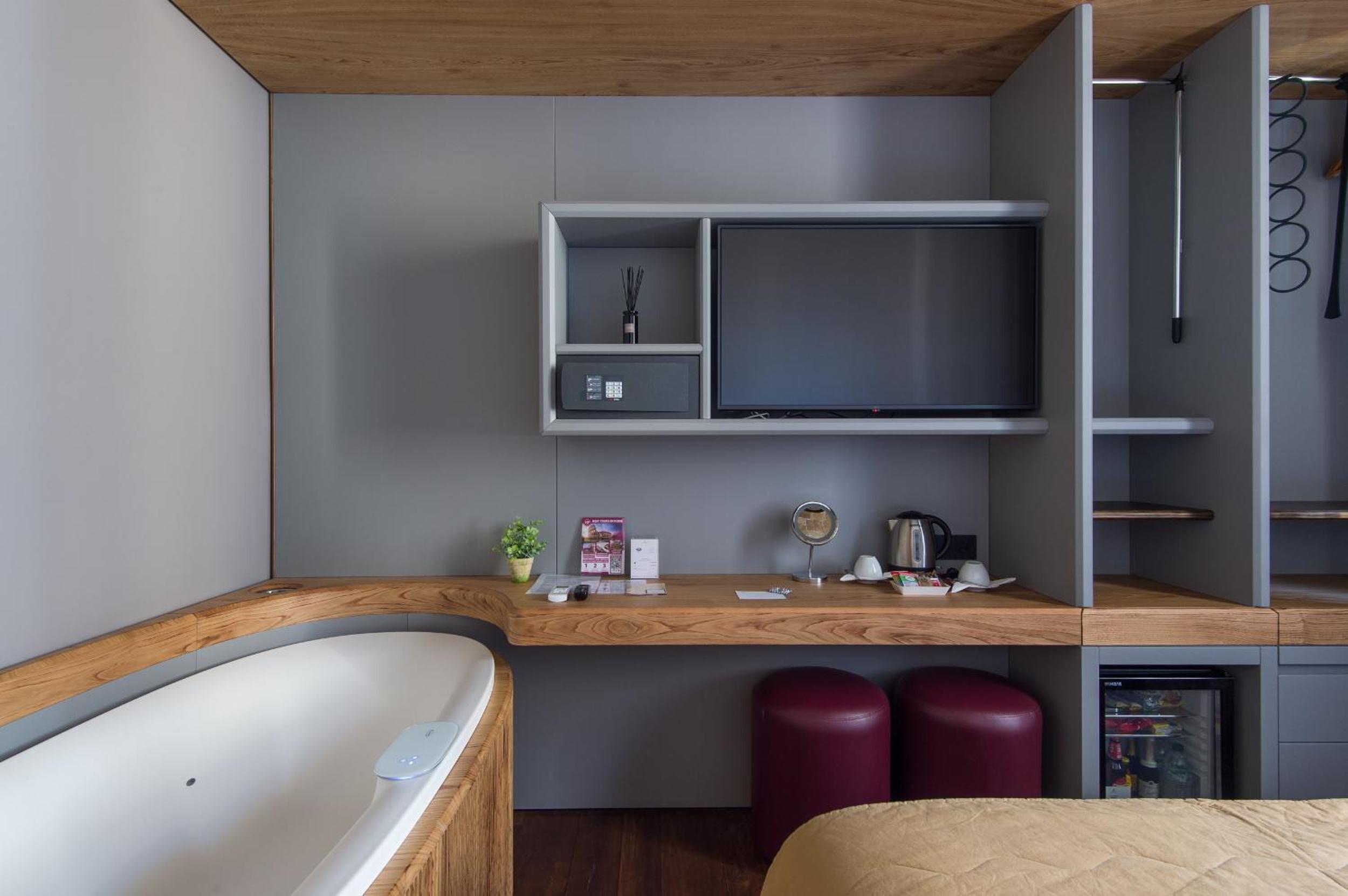 New Design St.Peter en Rome — hotel room