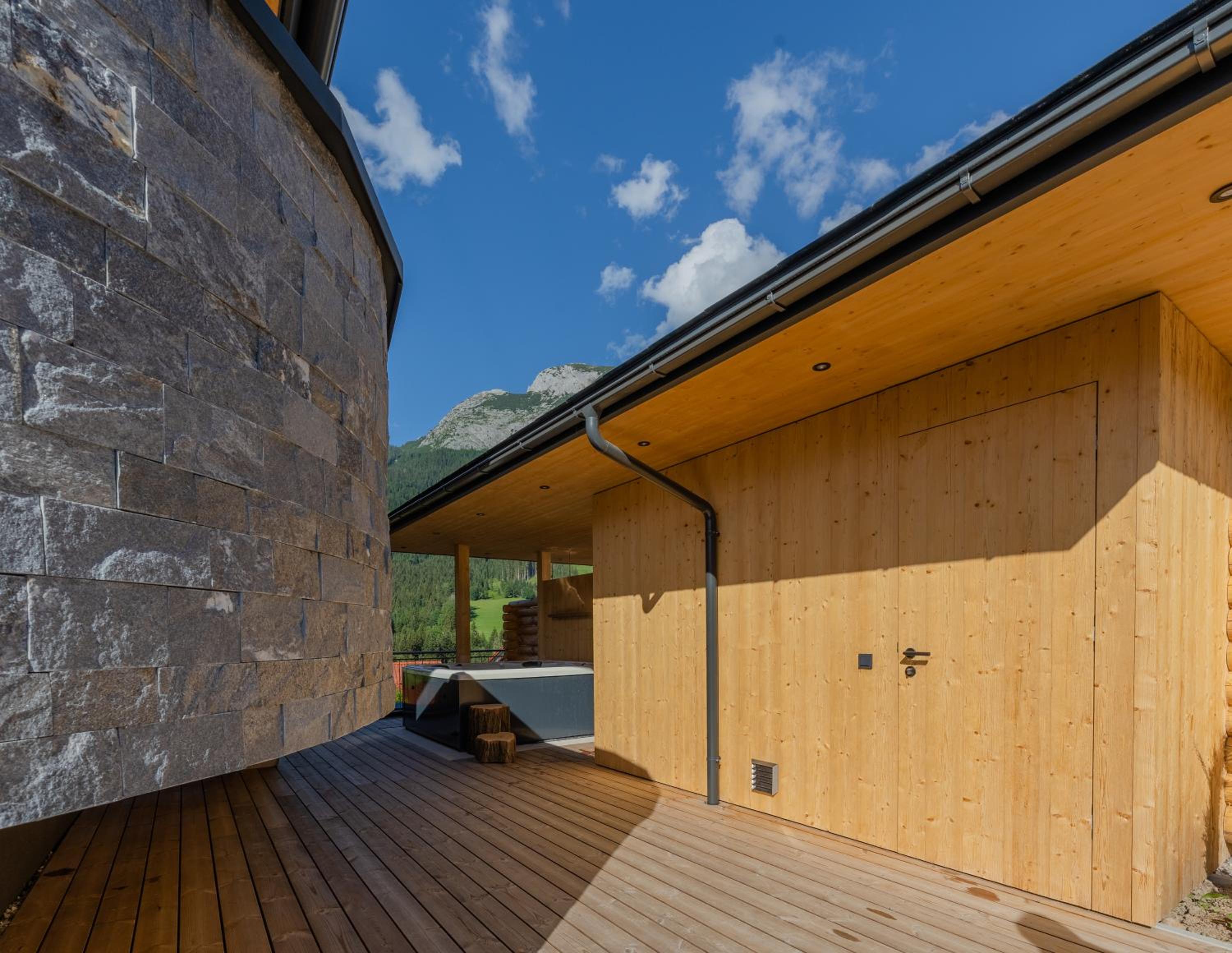 STADEL CHALET