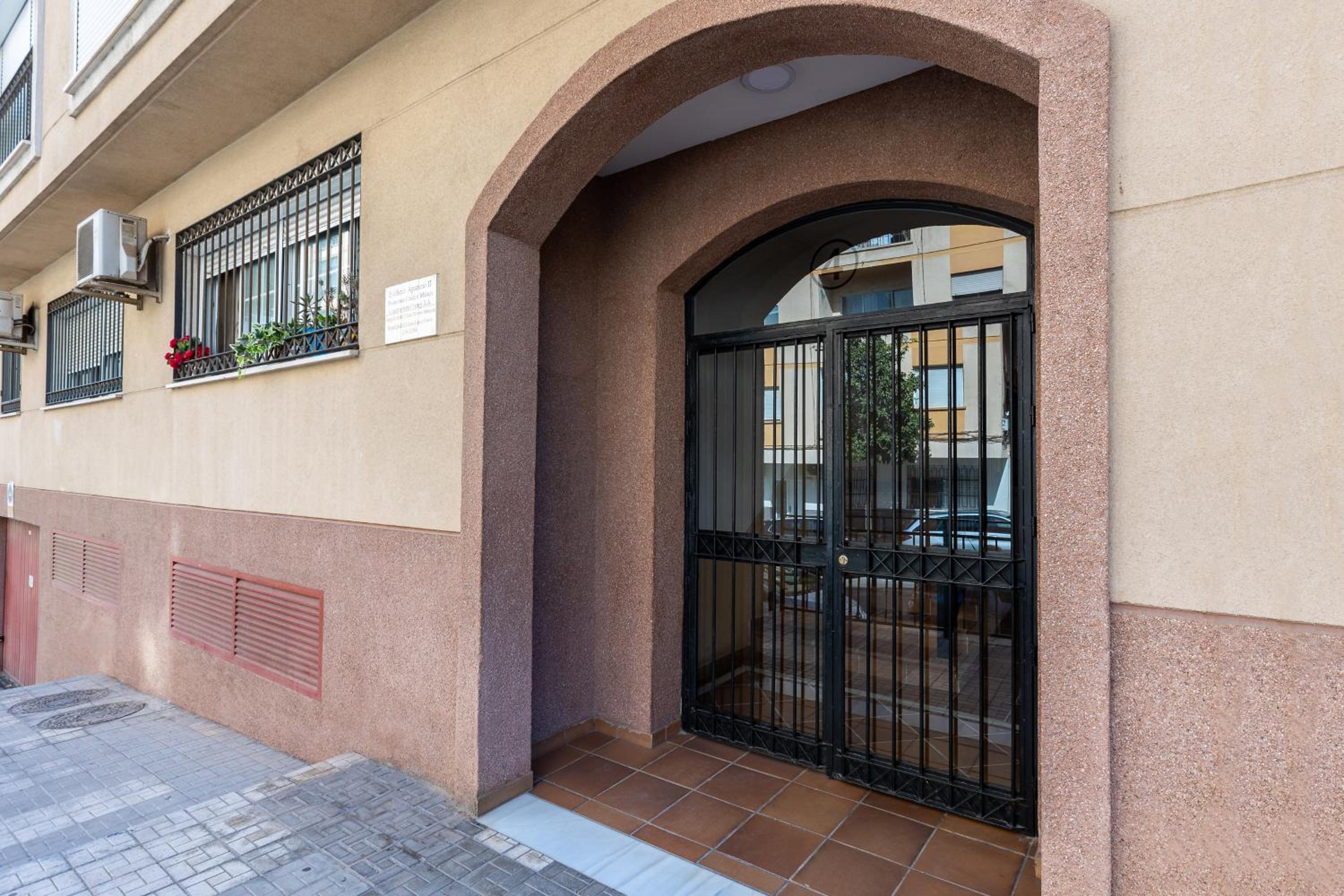 Holidays2Malaga Capuchinos French balconies, private parking, WiFi & Air con